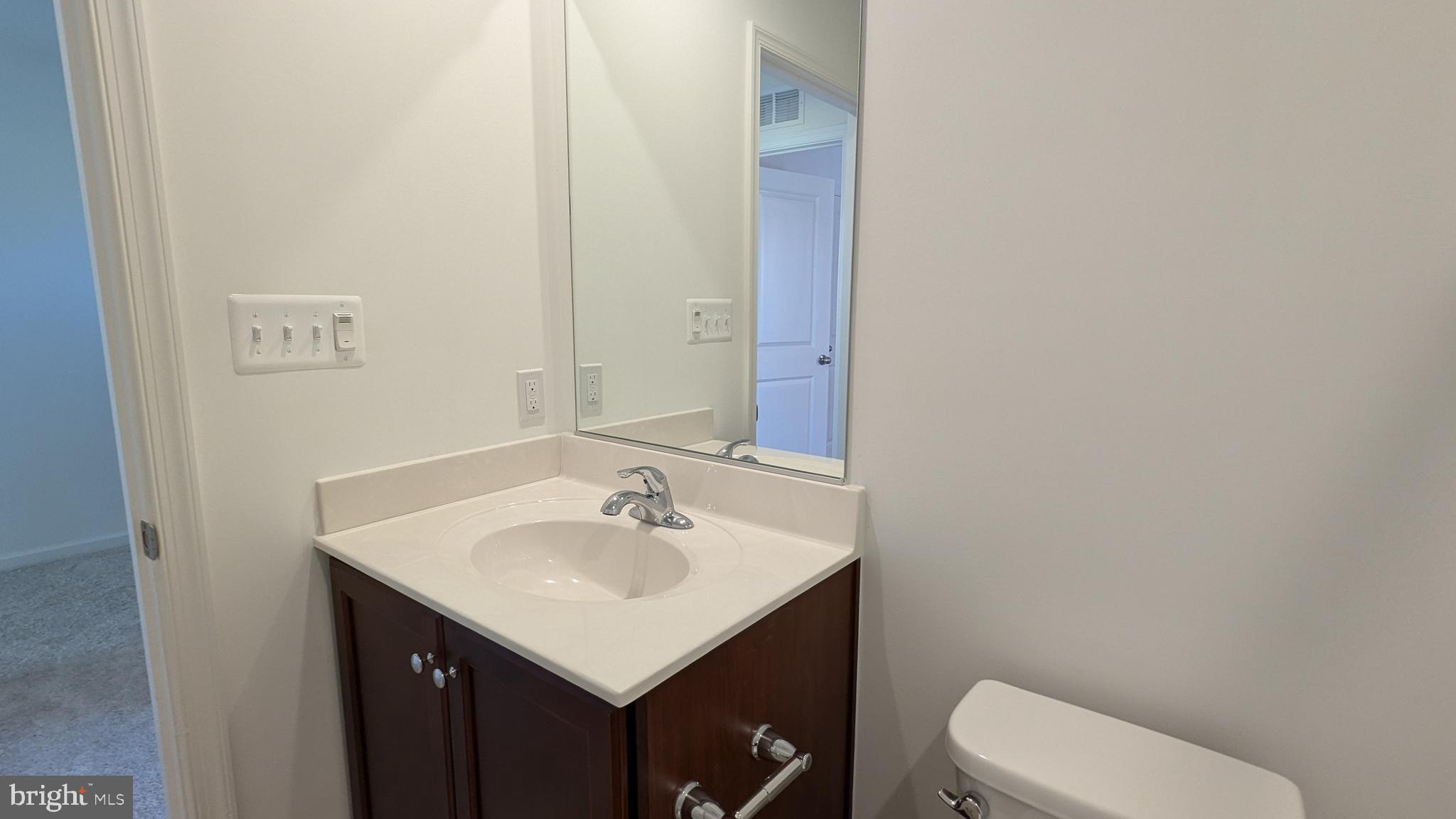 KING'S CROSSING - Residential Lease