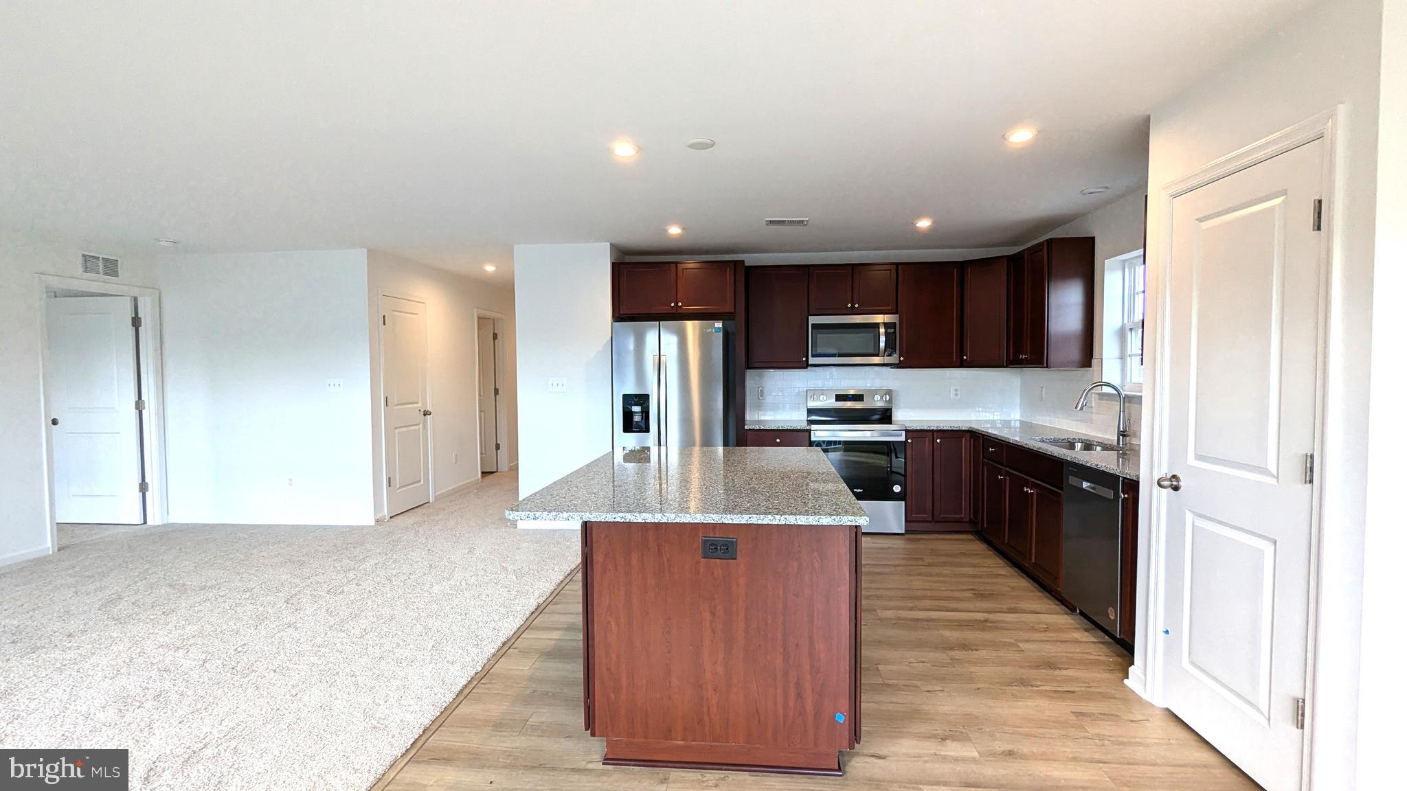 KING'S CROSSING - Residential Lease