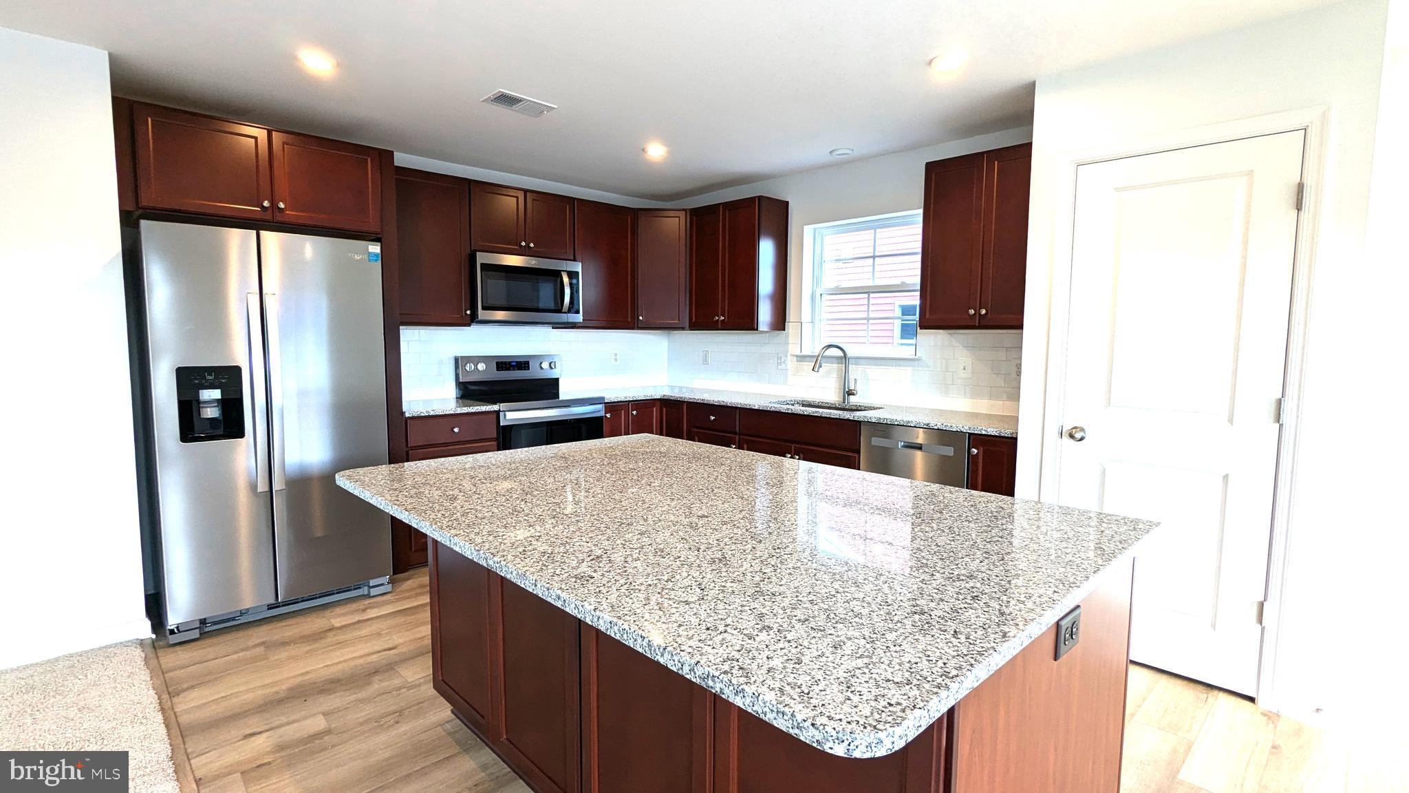 KING'S CROSSING - Residential Lease