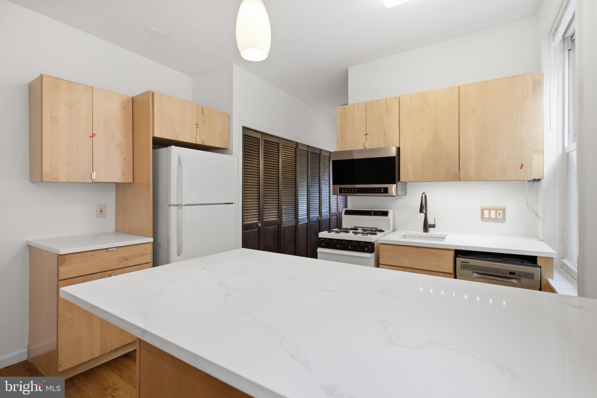 747 S 2ND STREET 00 2R