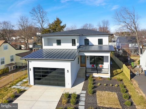 6818 BARRETT ROAD FALLS CHURCH VA 22042