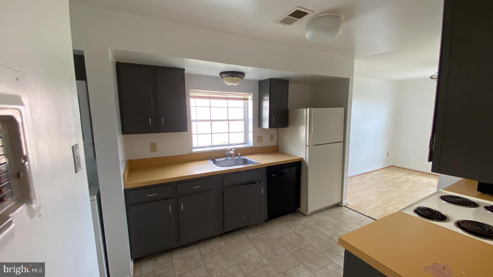 1403 KEY PARKWAY 201