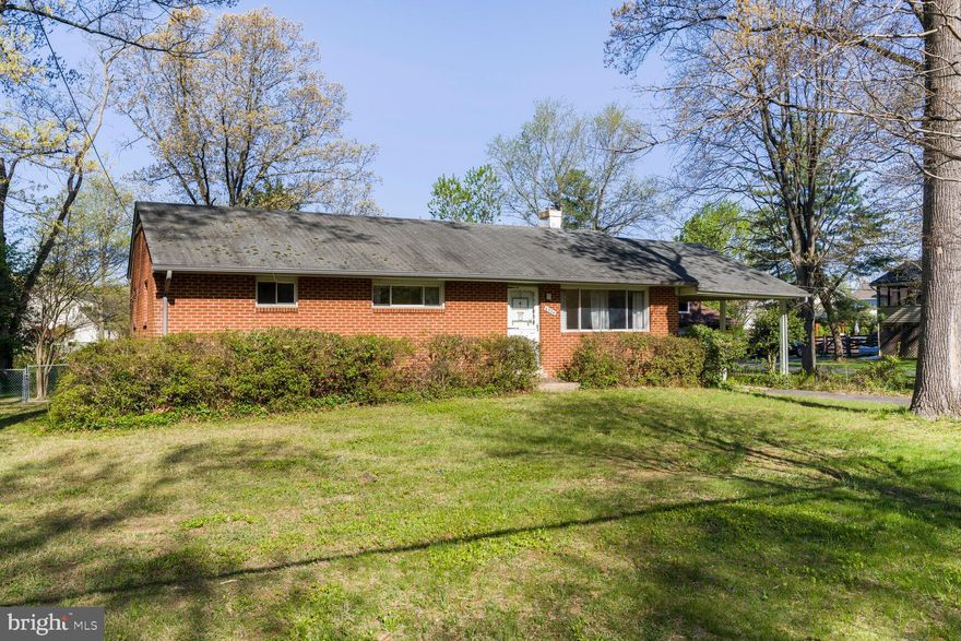 ATTENTION ALL INTERESTED PARTIES!!! EXCELLENT INVESTOR OPPORTUNITY!
Conveniently located to excellent schools, shopping, restaurants, public parks, Metro, and Regan & Dulles International Airports. 2 level raised rambler, featuring 2 bedrooms, 1 1/2 Full bathrooms.  There is a cozy deck for entertaining and the rear yard has an array of established trees and could be perfect for a pool.   Property is being sold AS IS!!!! Call lister for more specifics.