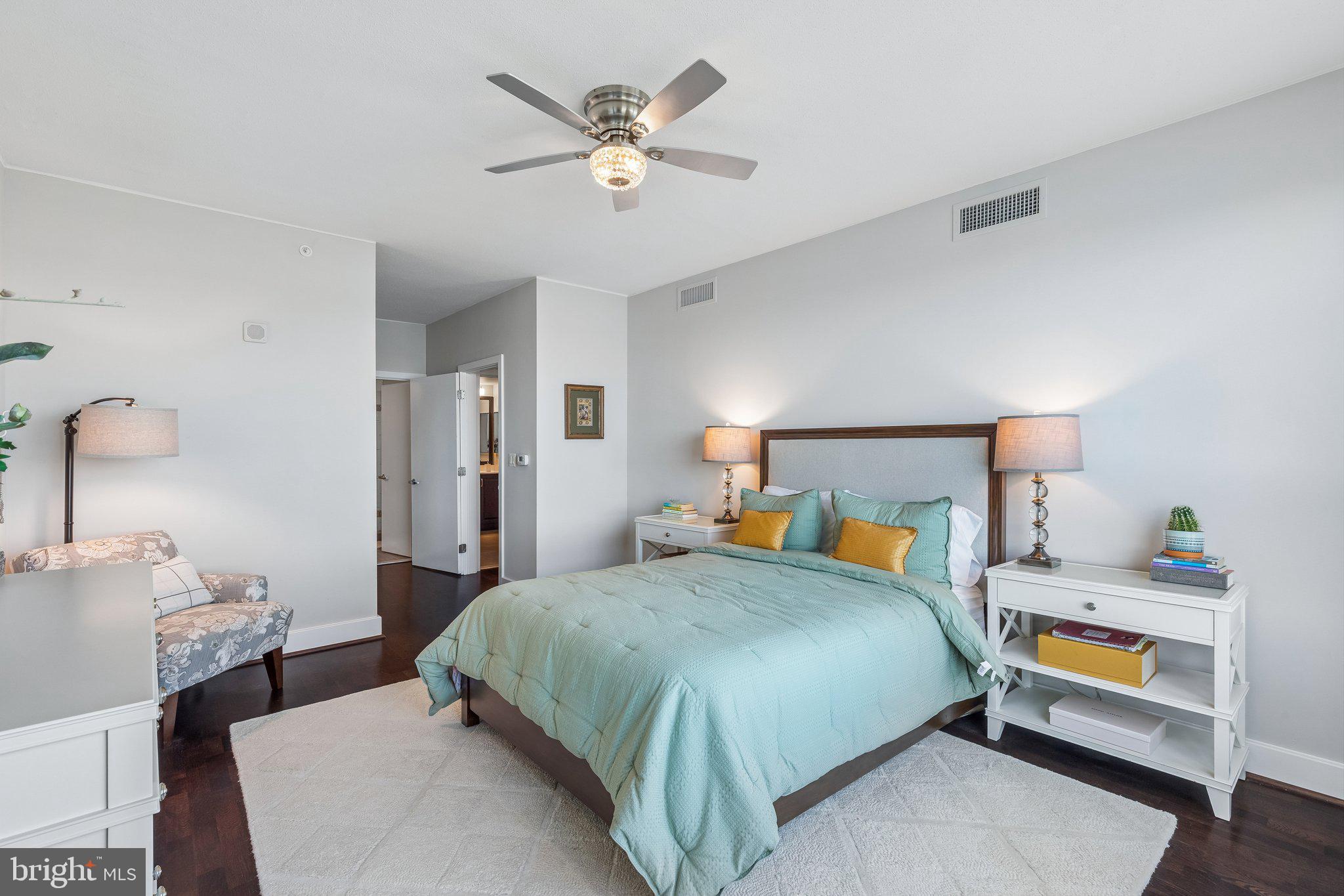 DOCKSIDE CONDOMINIUM - Residential