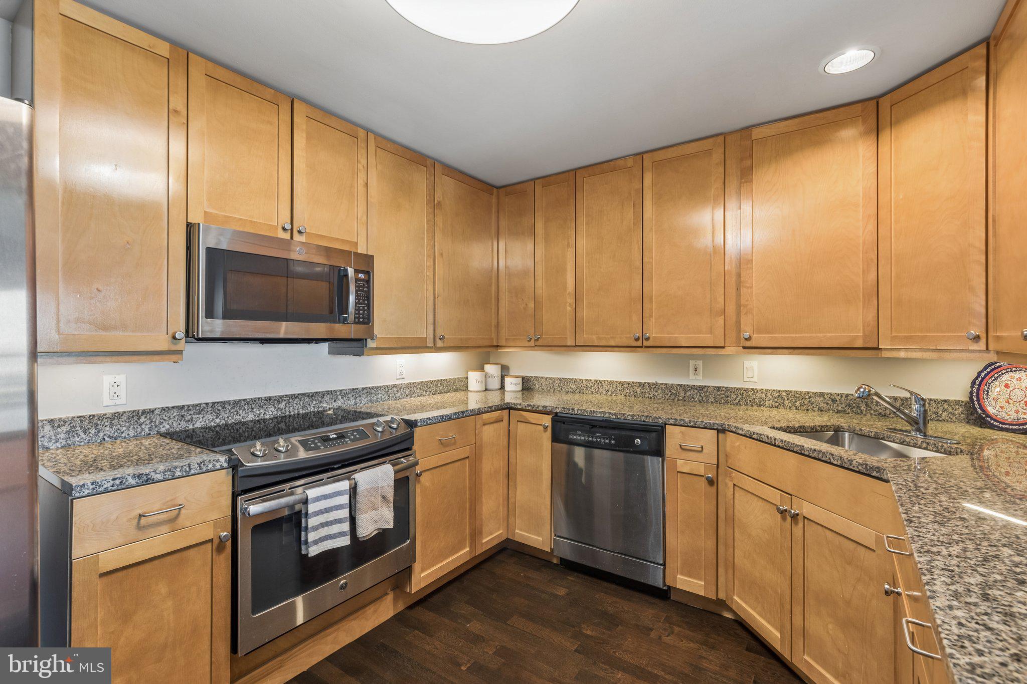 DOCKSIDE CONDOMINIUM - Residential