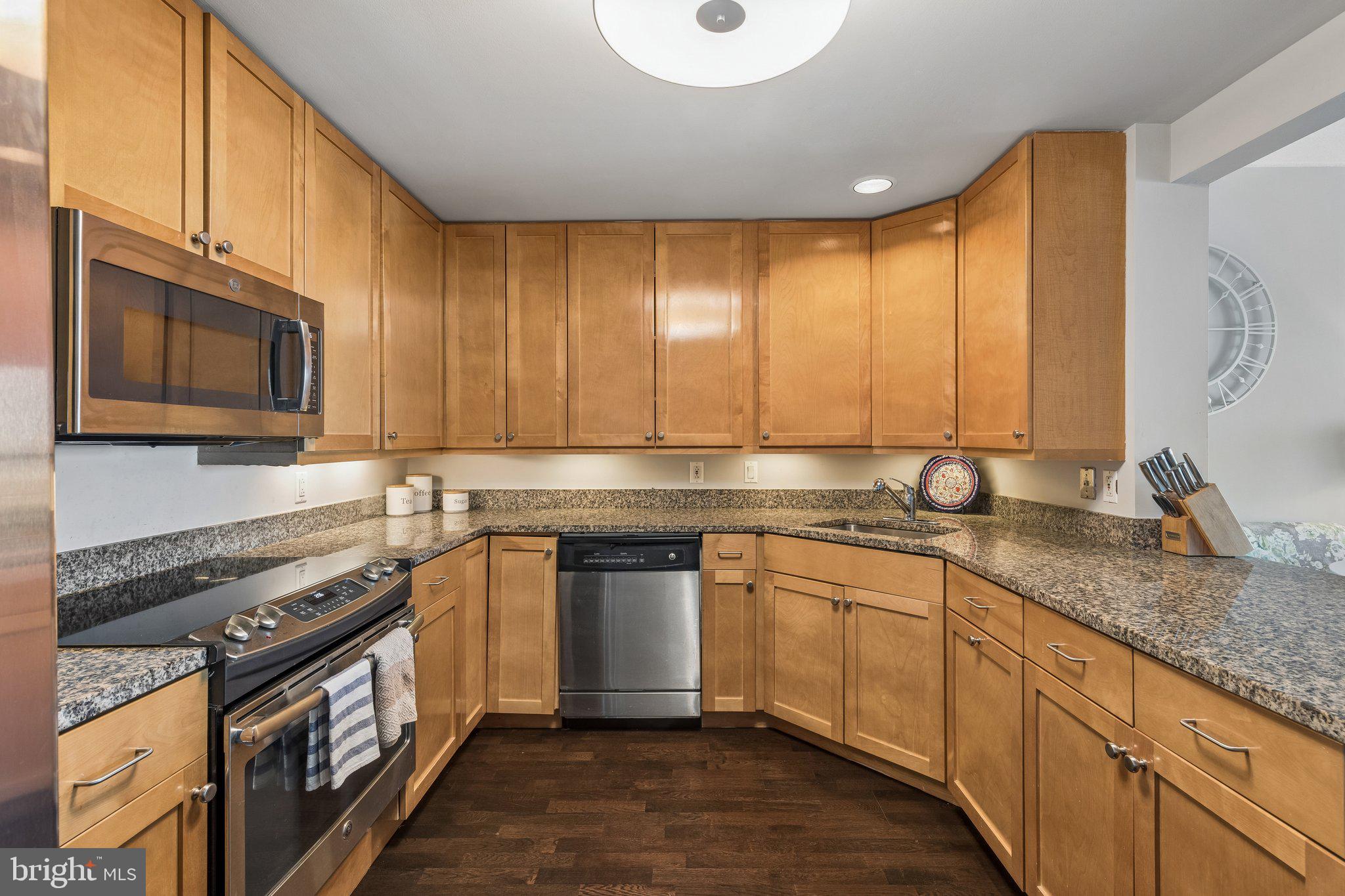 DOCKSIDE CONDOMINIUM - Residential