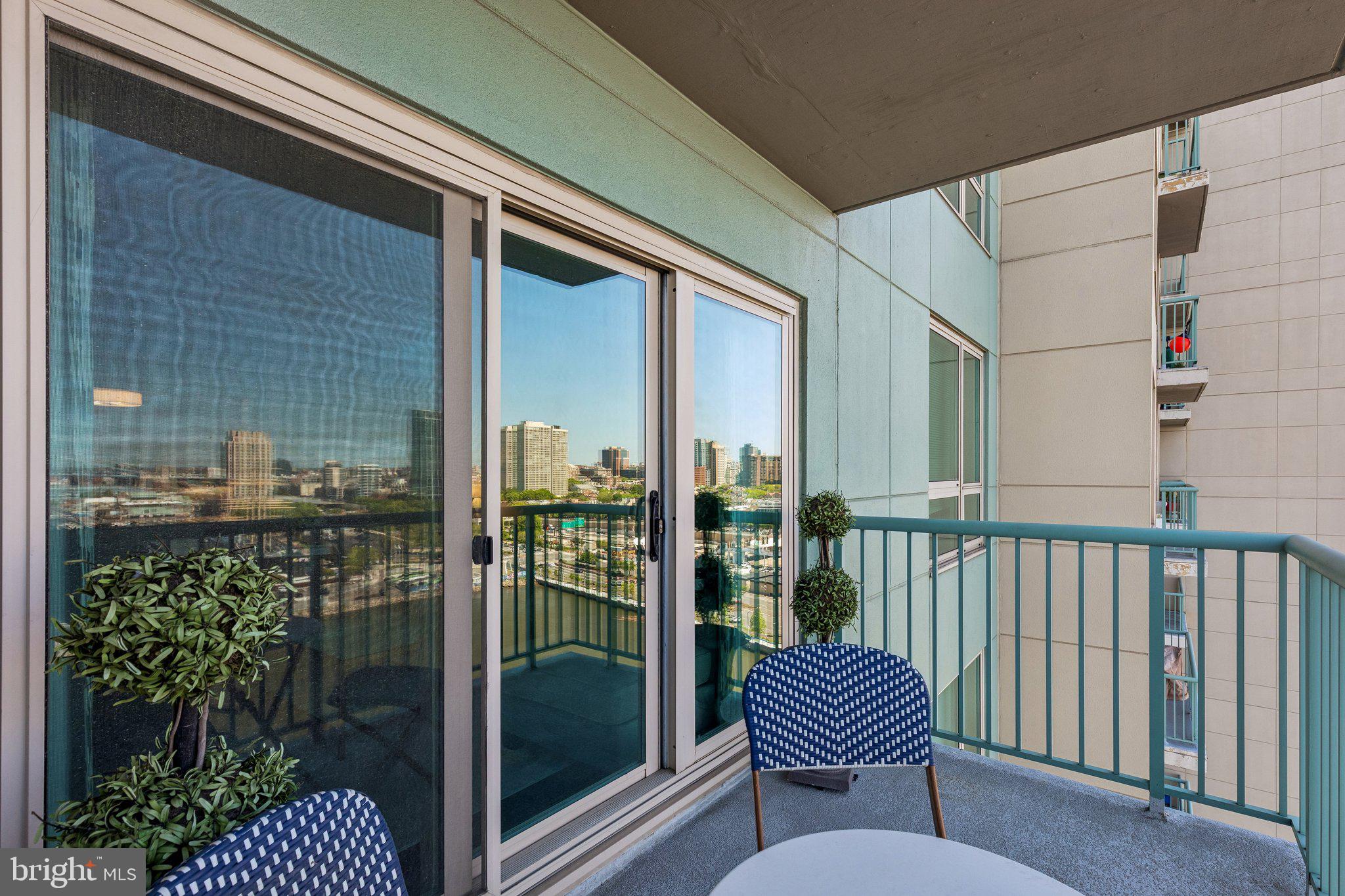 DOCKSIDE CONDOMINIUM - Residential