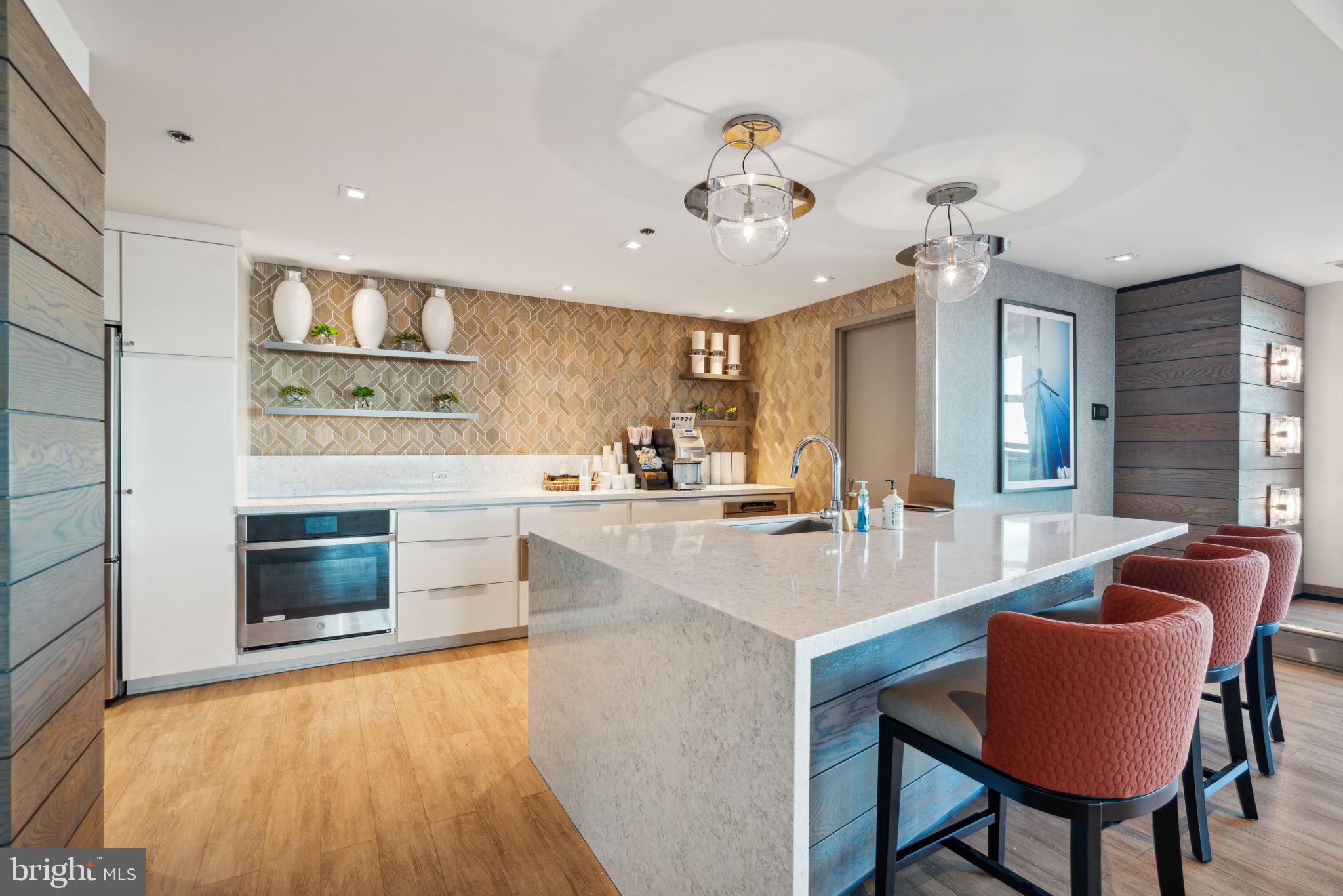 DOCKSIDE CONDOMINIUM - Residential