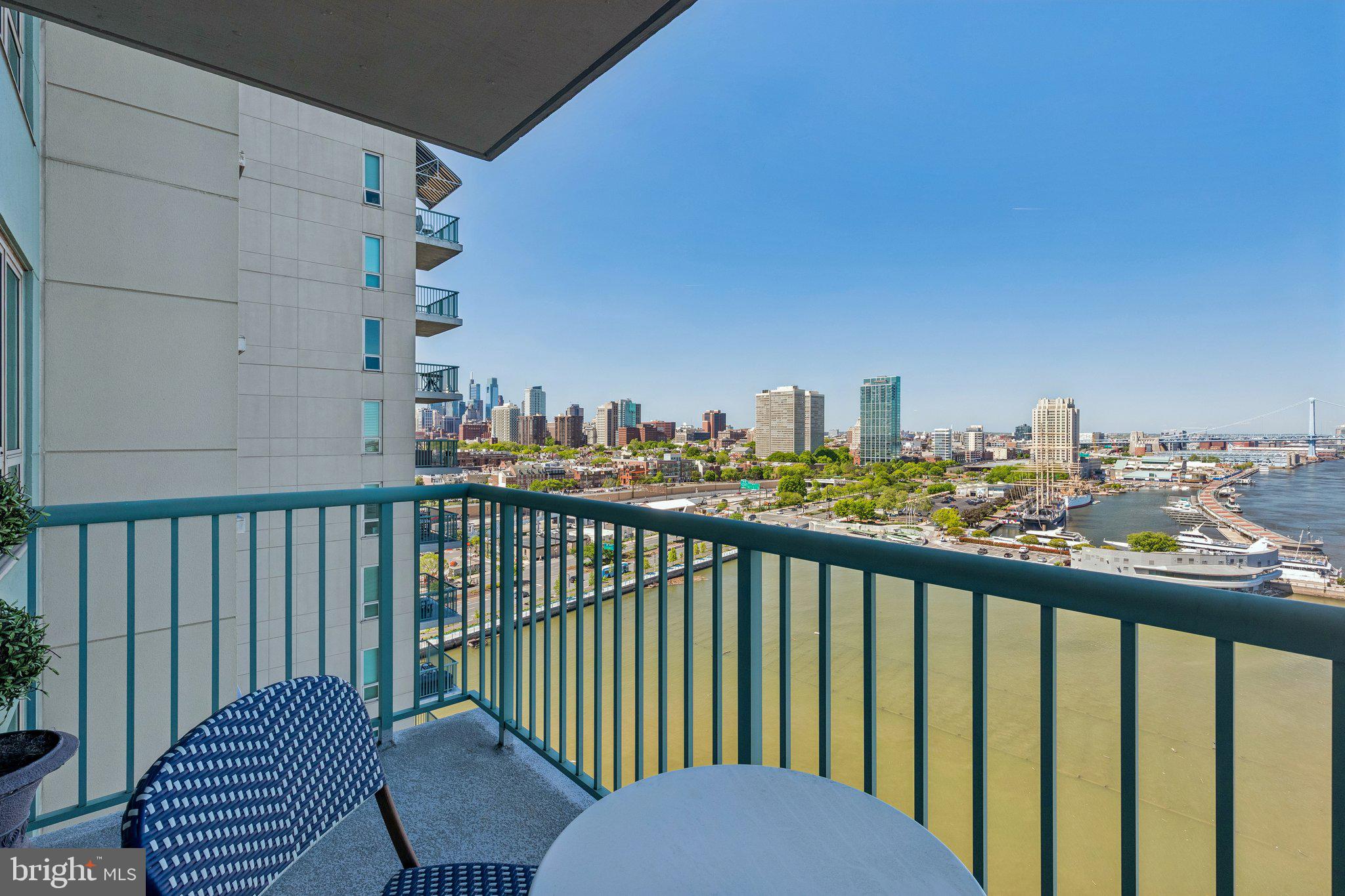 DOCKSIDE CONDOMINIUM - Residential