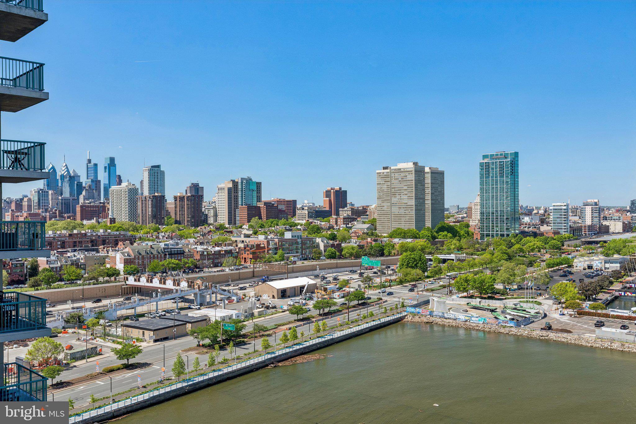 DOCKSIDE CONDOMINIUM - Residential