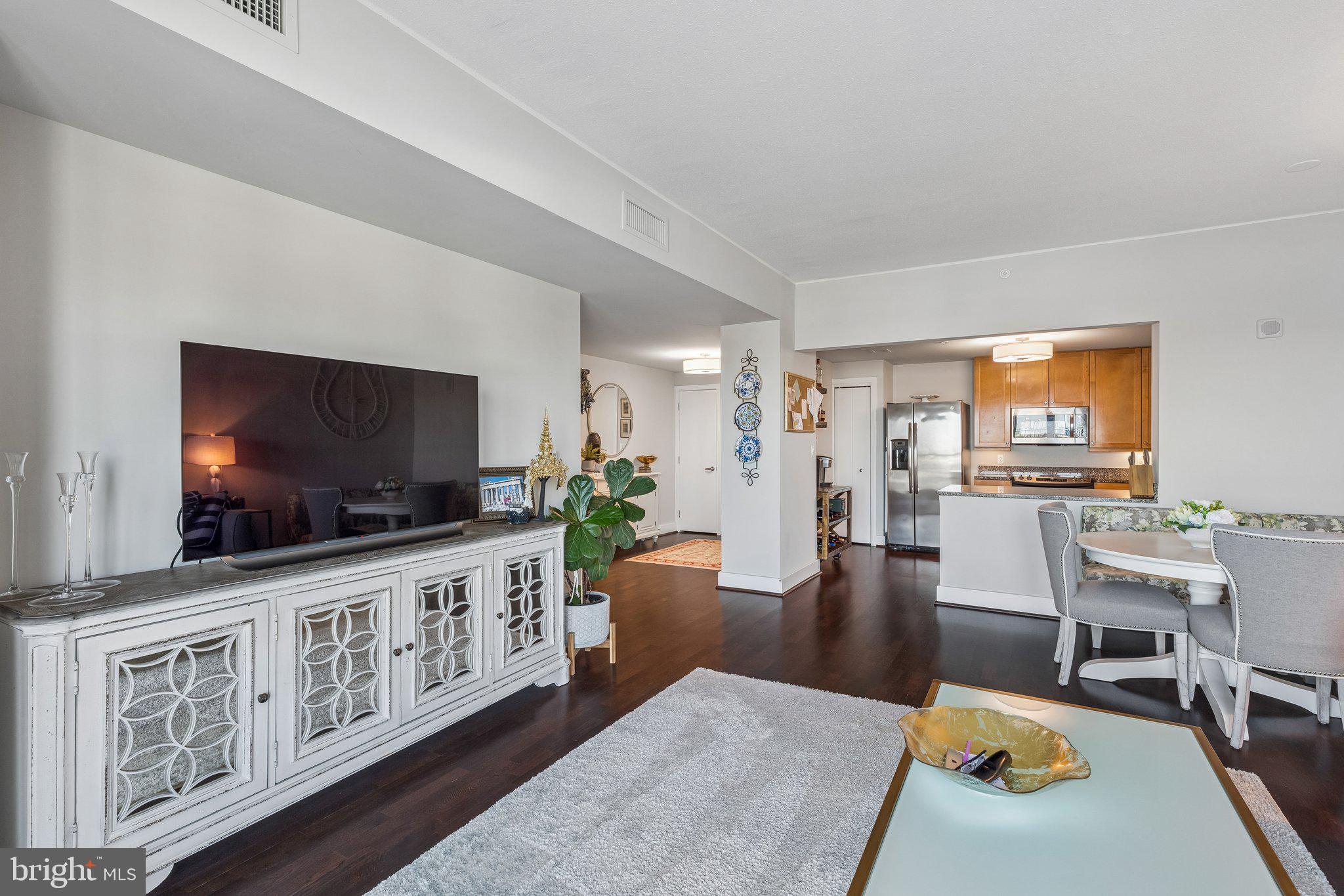 DOCKSIDE CONDOMINIUM - Residential