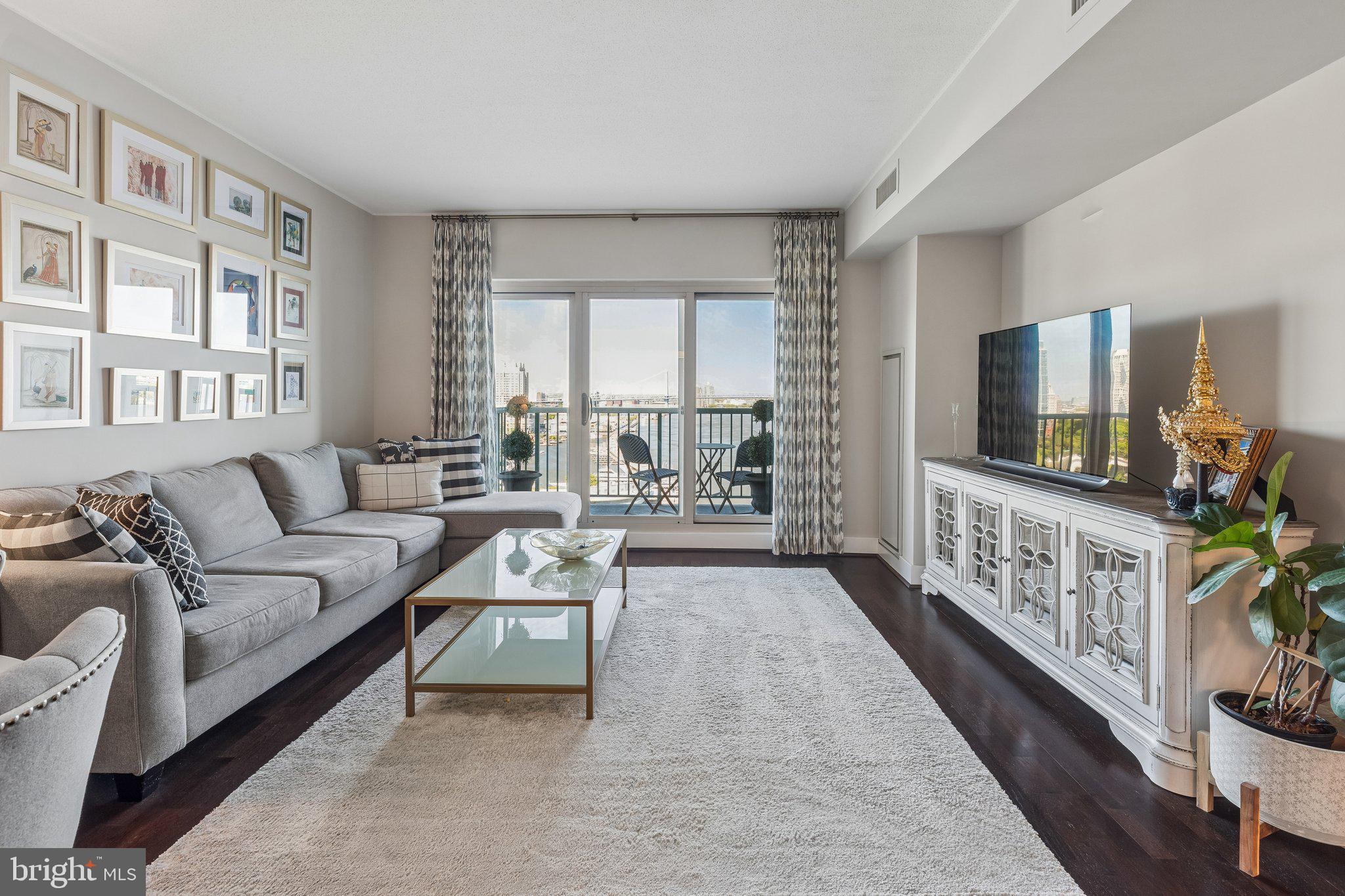 DOCKSIDE CONDOMINIUM - Residential