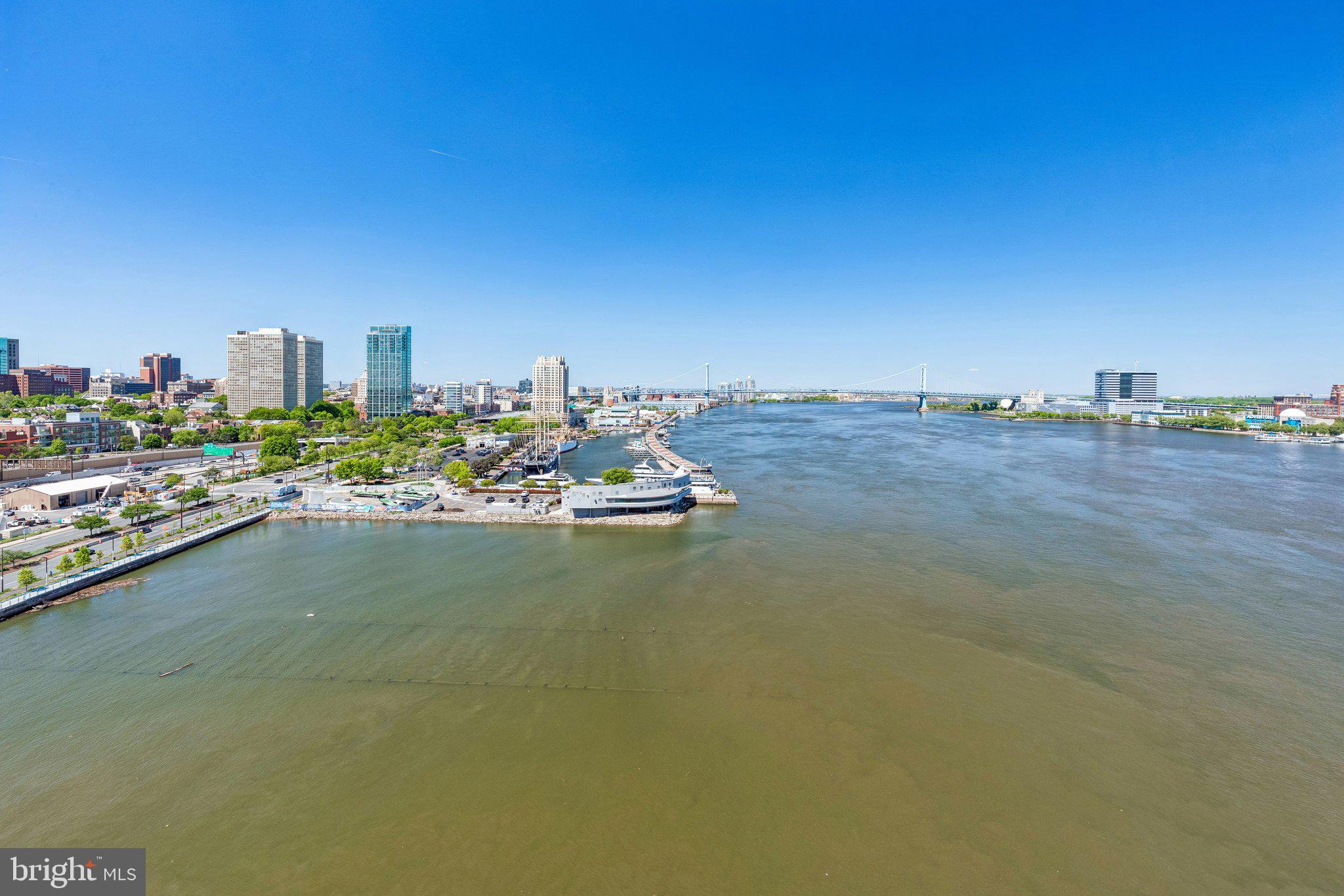 DOCKSIDE CONDOMINIUM - Residential