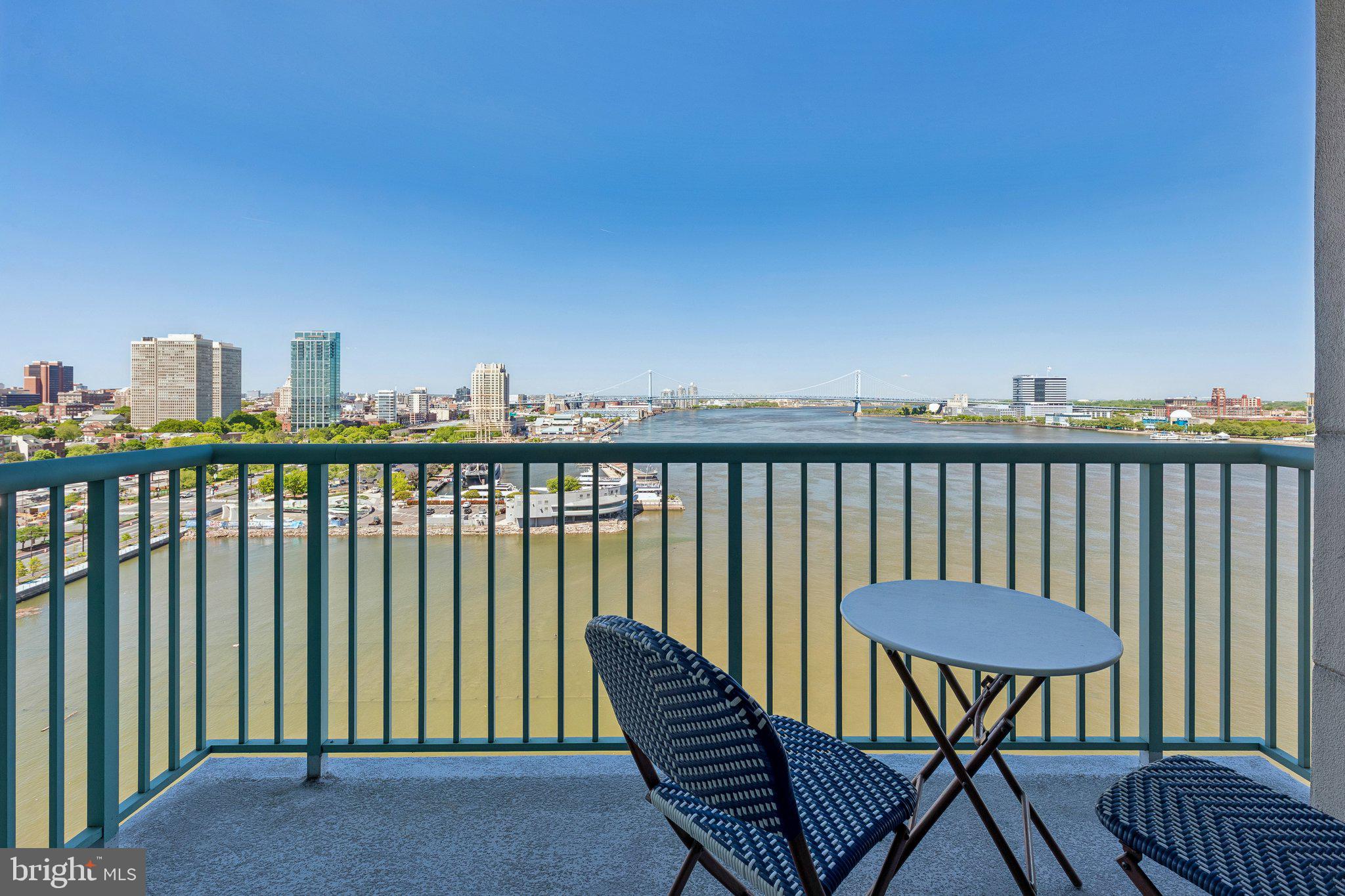 DOCKSIDE CONDOMINIUM - Residential
