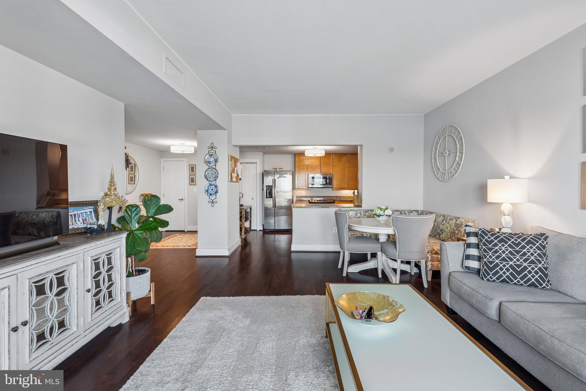 DOCKSIDE CONDOMINIUM - Residential