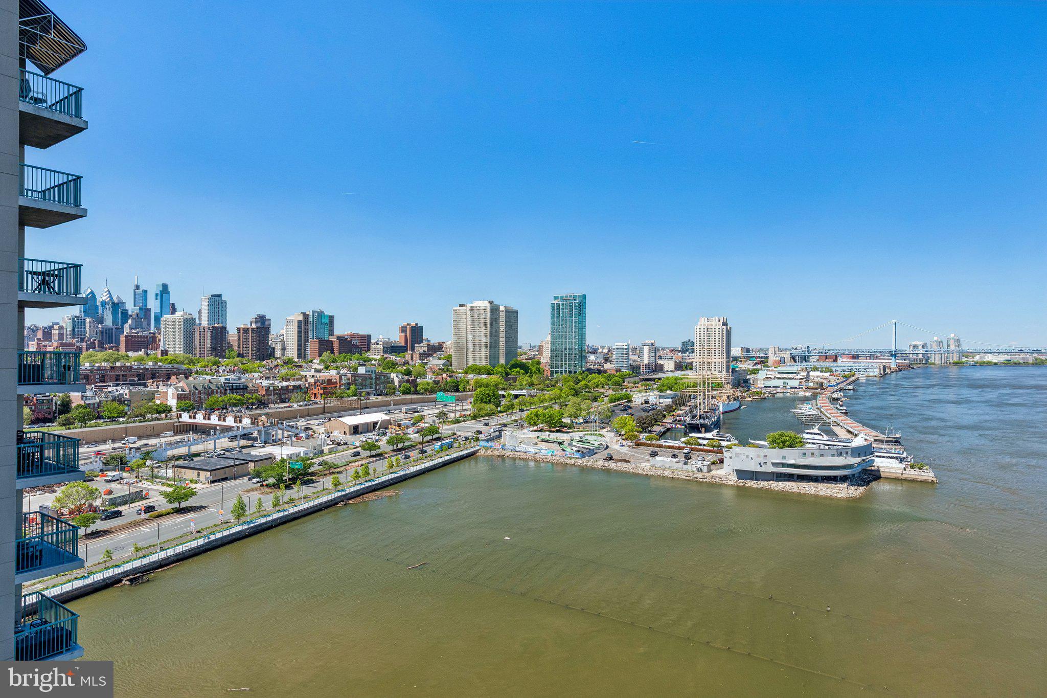 DOCKSIDE CONDOMINIUM - Residential