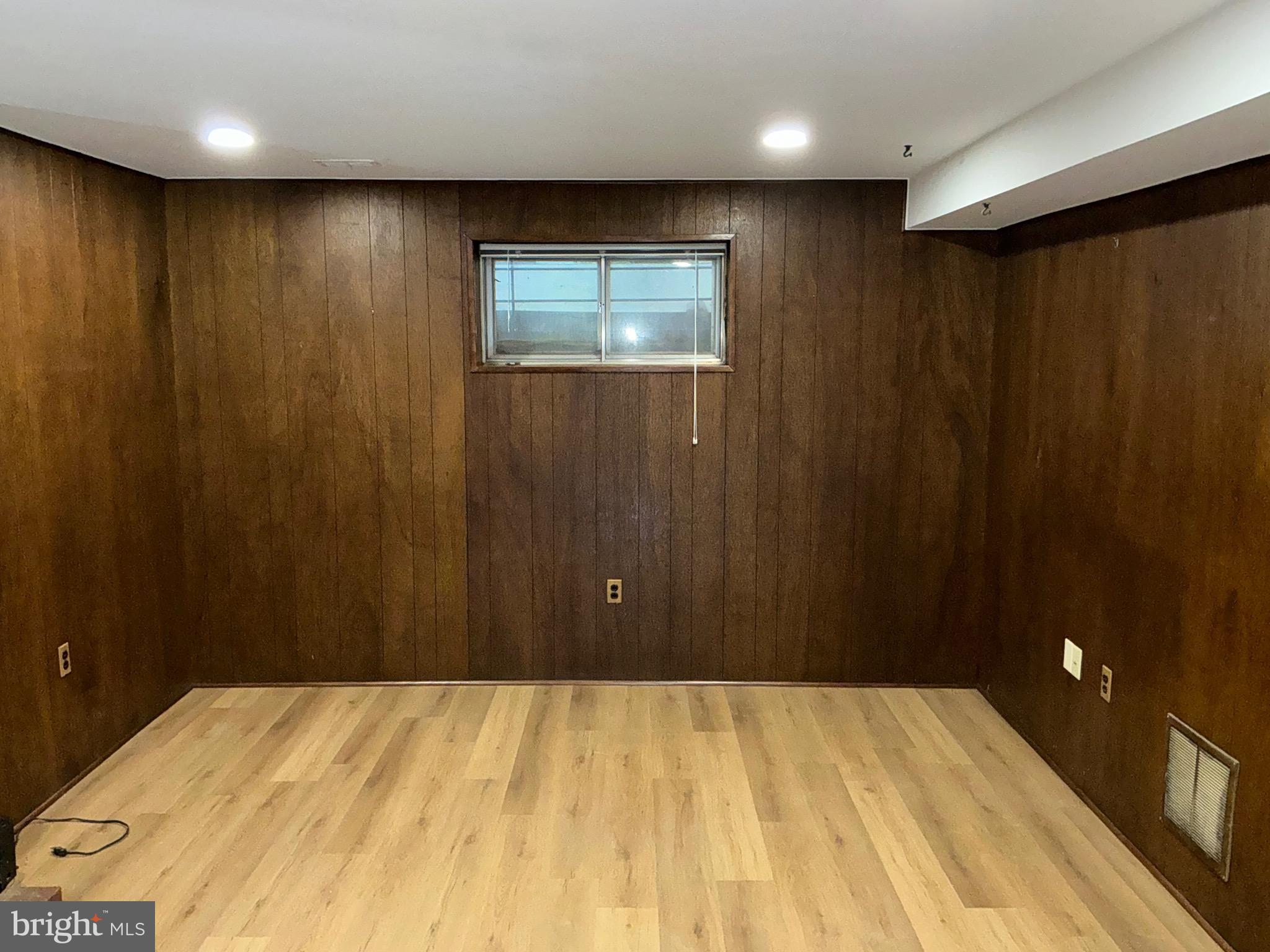 KEMP MILL ESTATES - Residential Lease