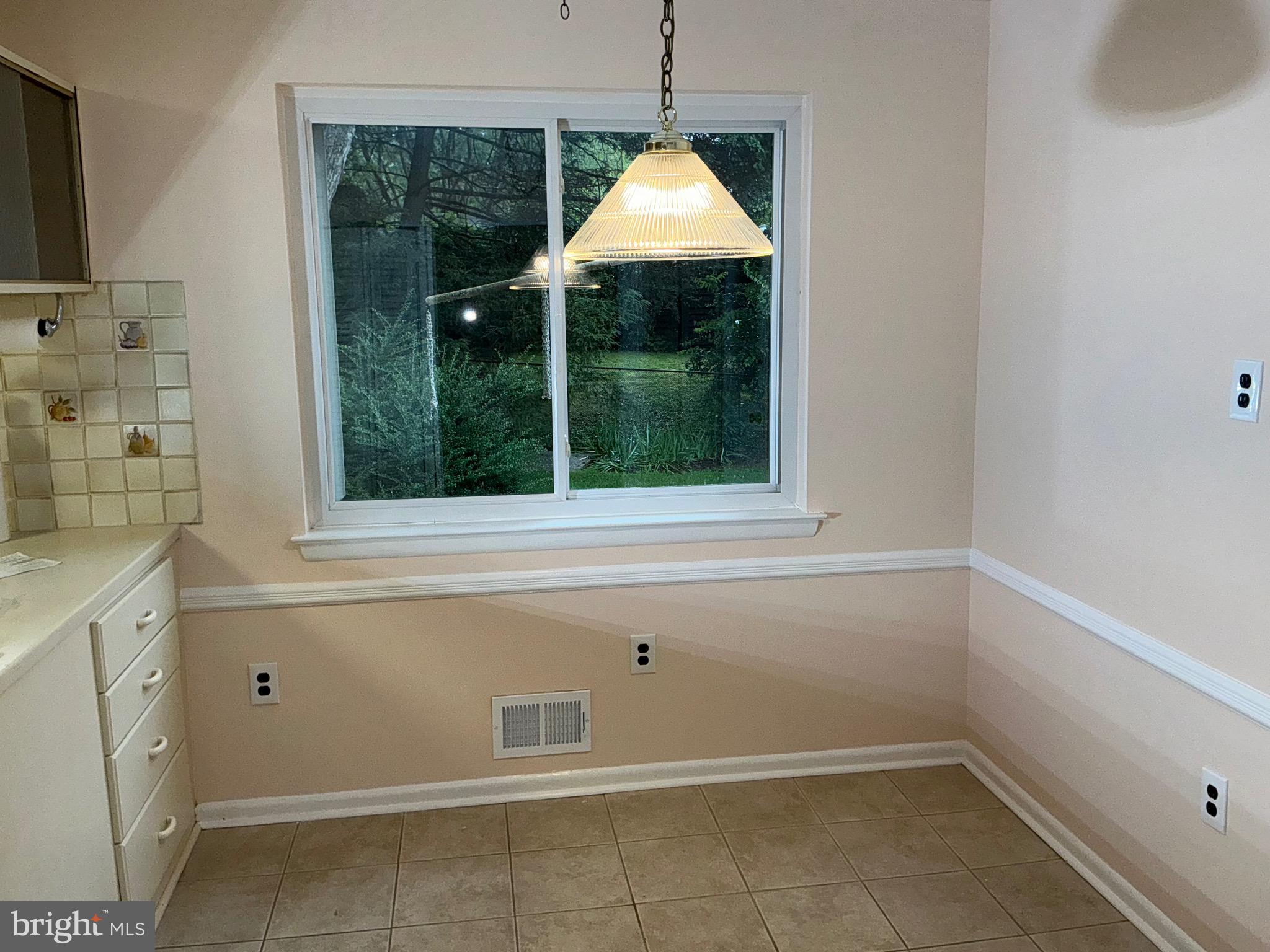 KEMP MILL ESTATES - Residential Lease