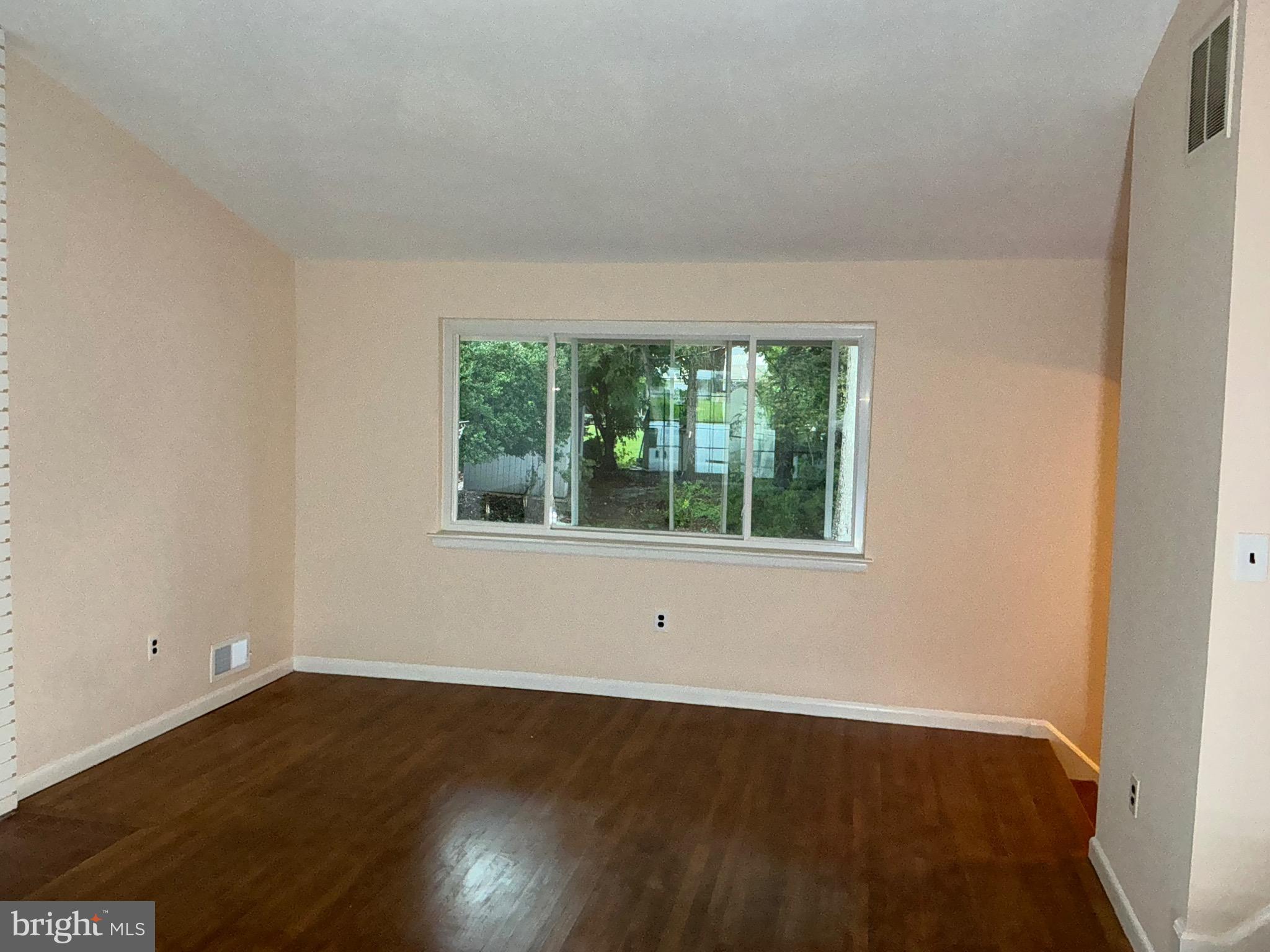 KEMP MILL ESTATES - Residential Lease