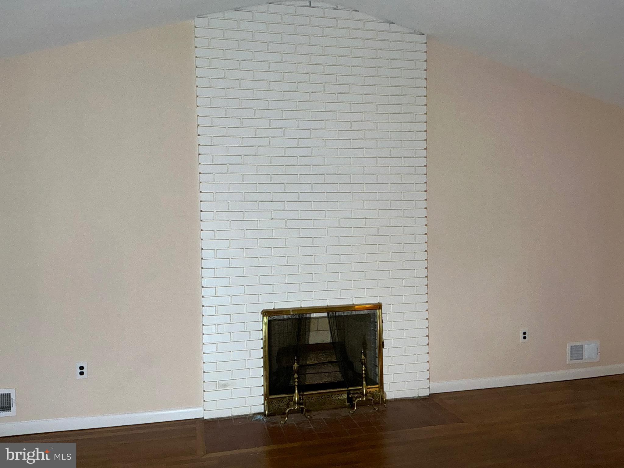 KEMP MILL ESTATES - Residential Lease