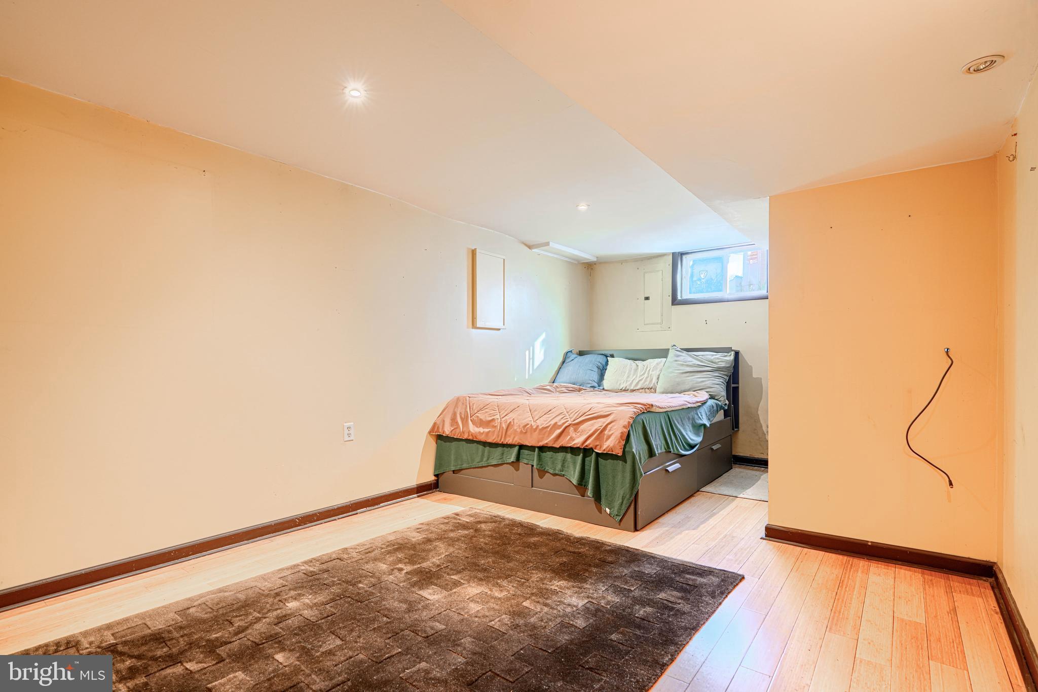 KNOLLBROOK - Residential