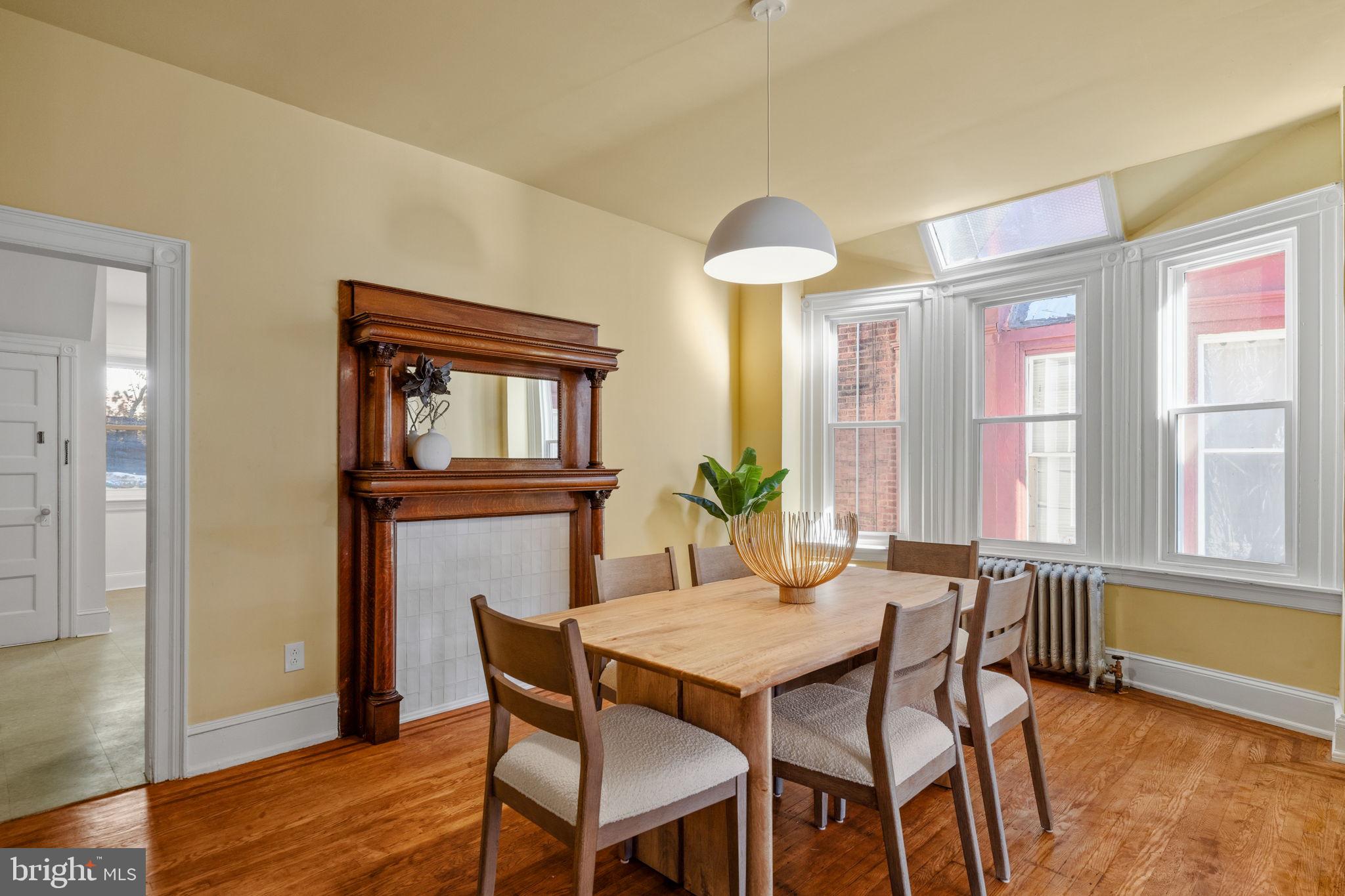 131 W ABBOTTSFORD AVENUE
