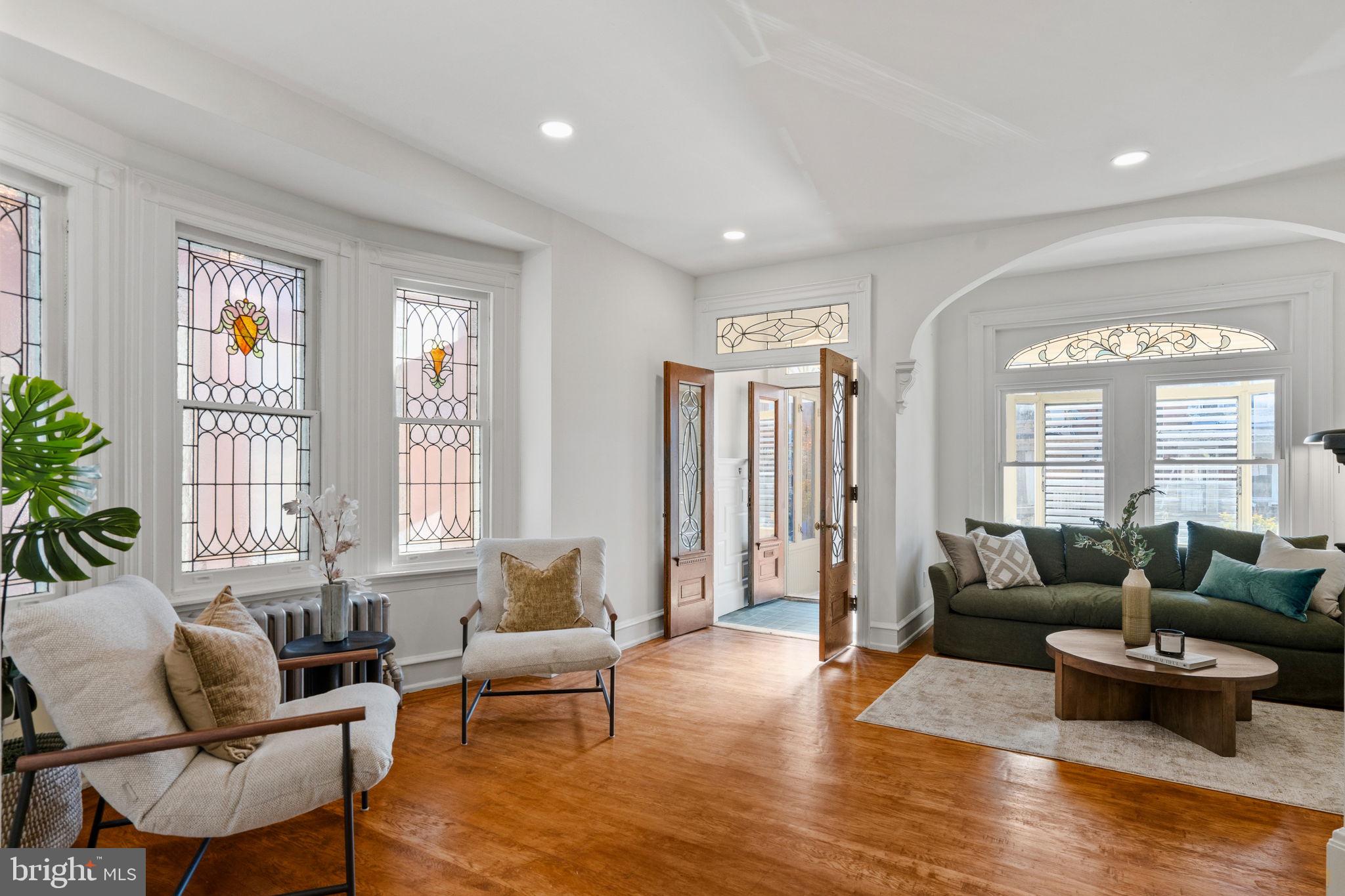 131 W ABBOTTSFORD AVENUE