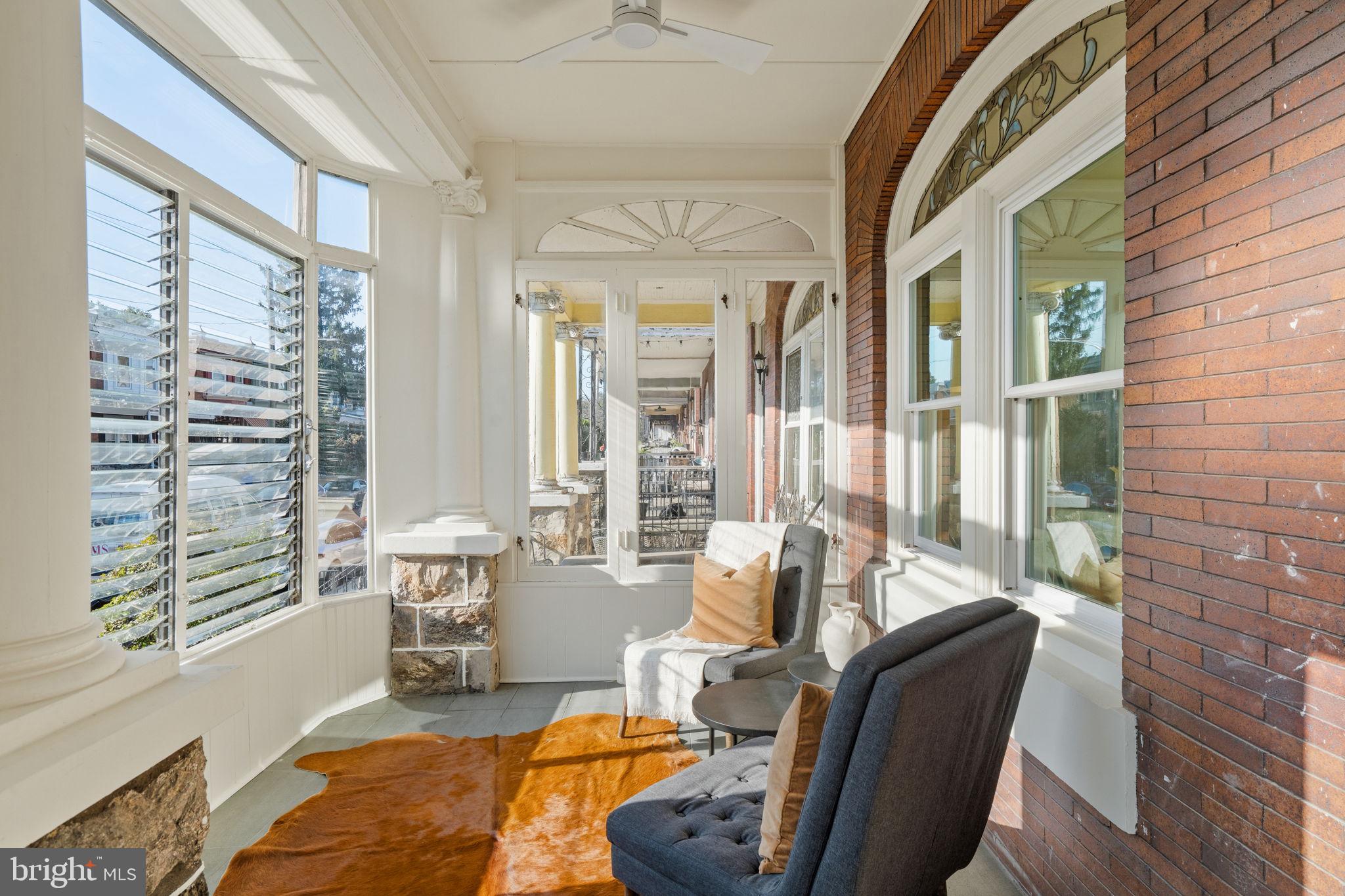 131 W ABBOTTSFORD AVENUE