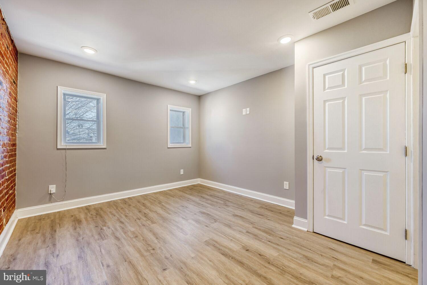 EAST BALTIMORE MIDWAY - Residential