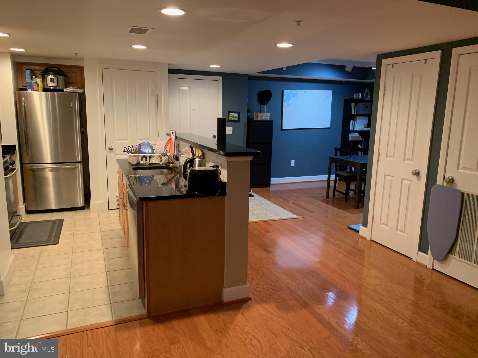 STATION SQUARE - Residential Lease