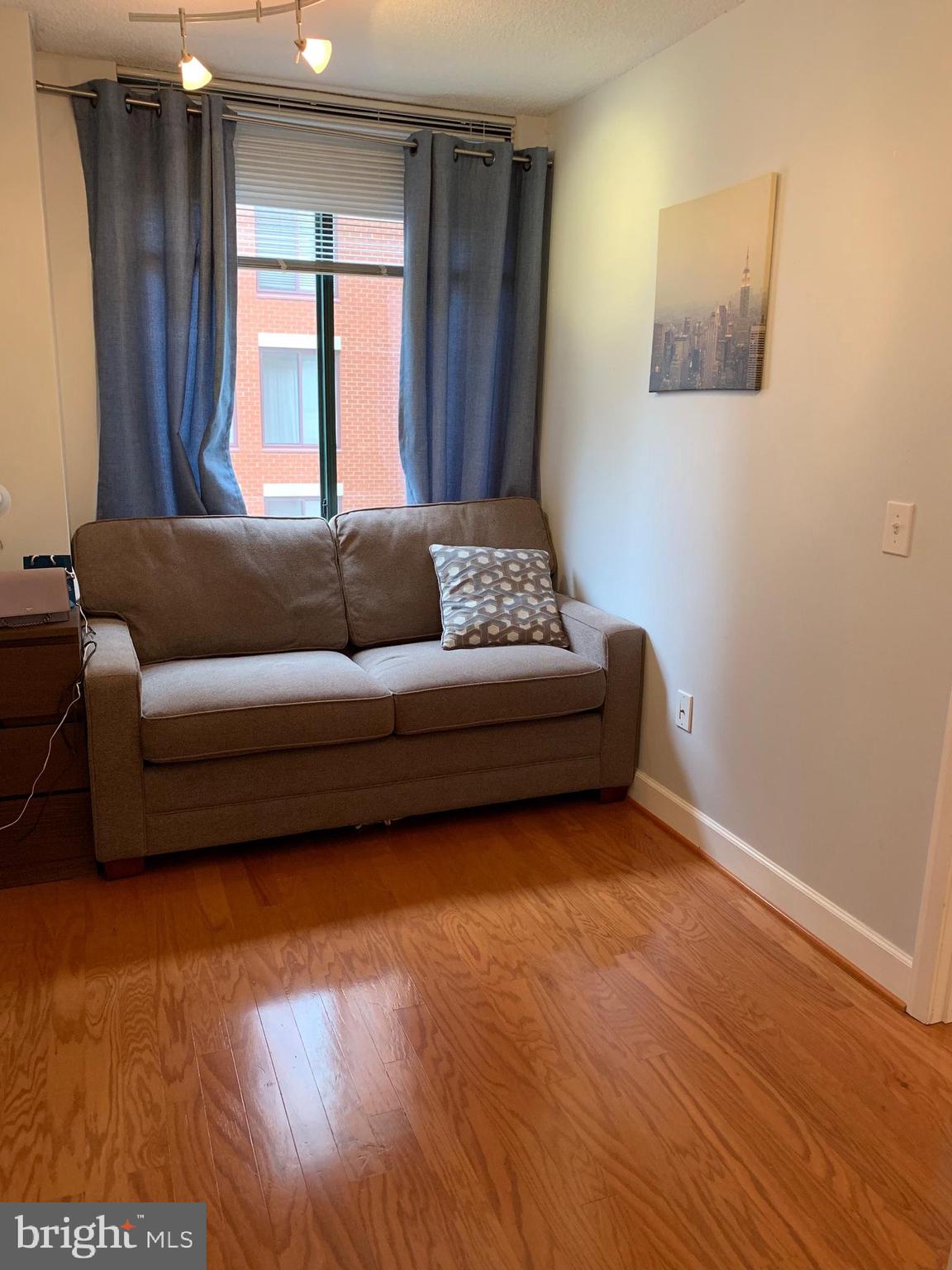 STATION SQUARE - Residential Lease