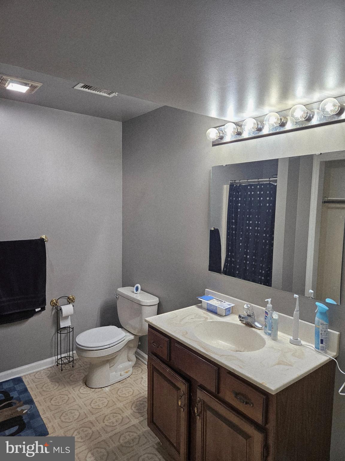 FOX CHASE - Residential