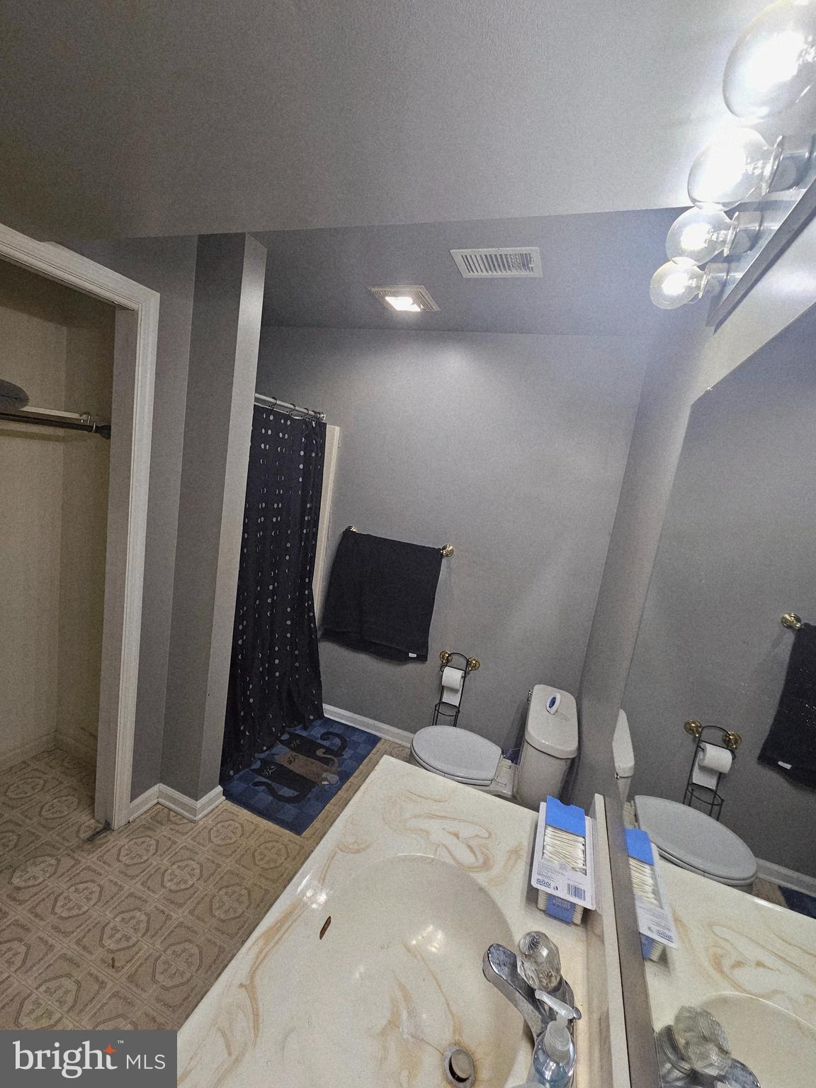 FOX CHASE - Residential