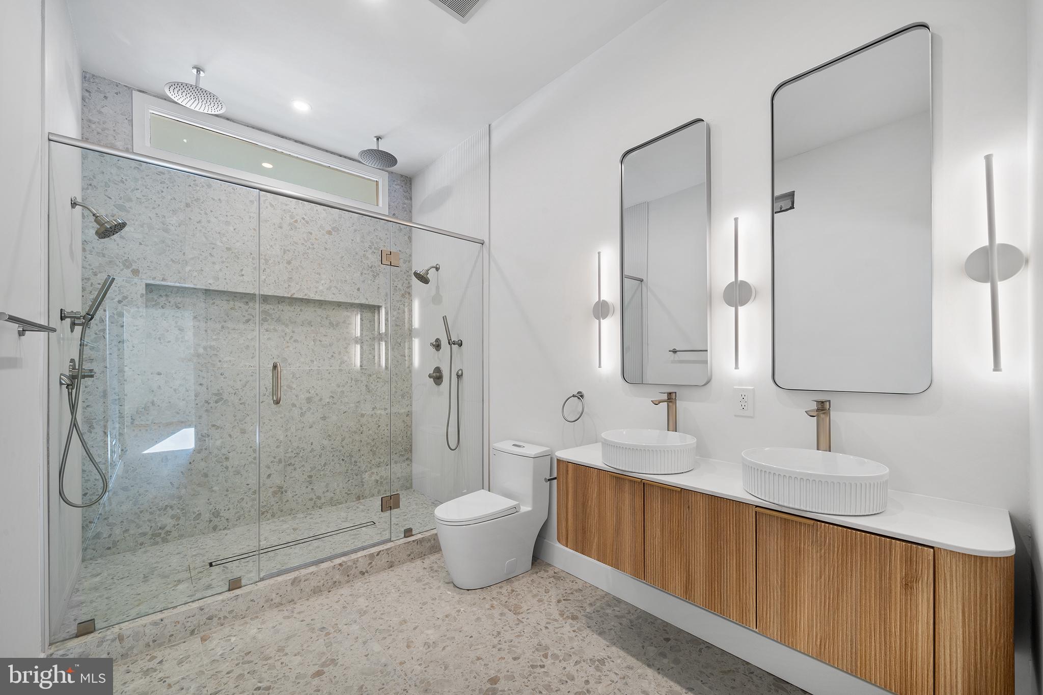 1810 BAINBRIDGE STREET