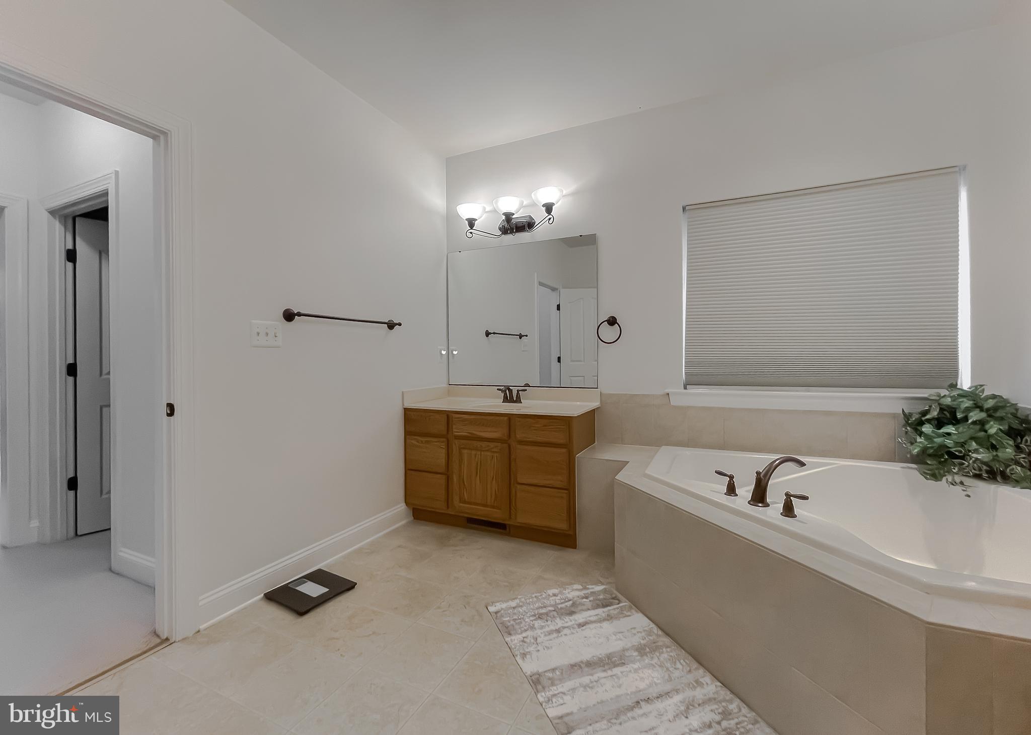 LEONARDS GRANT - Residential