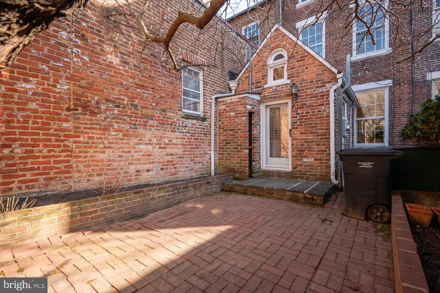 123 DUKE STREET