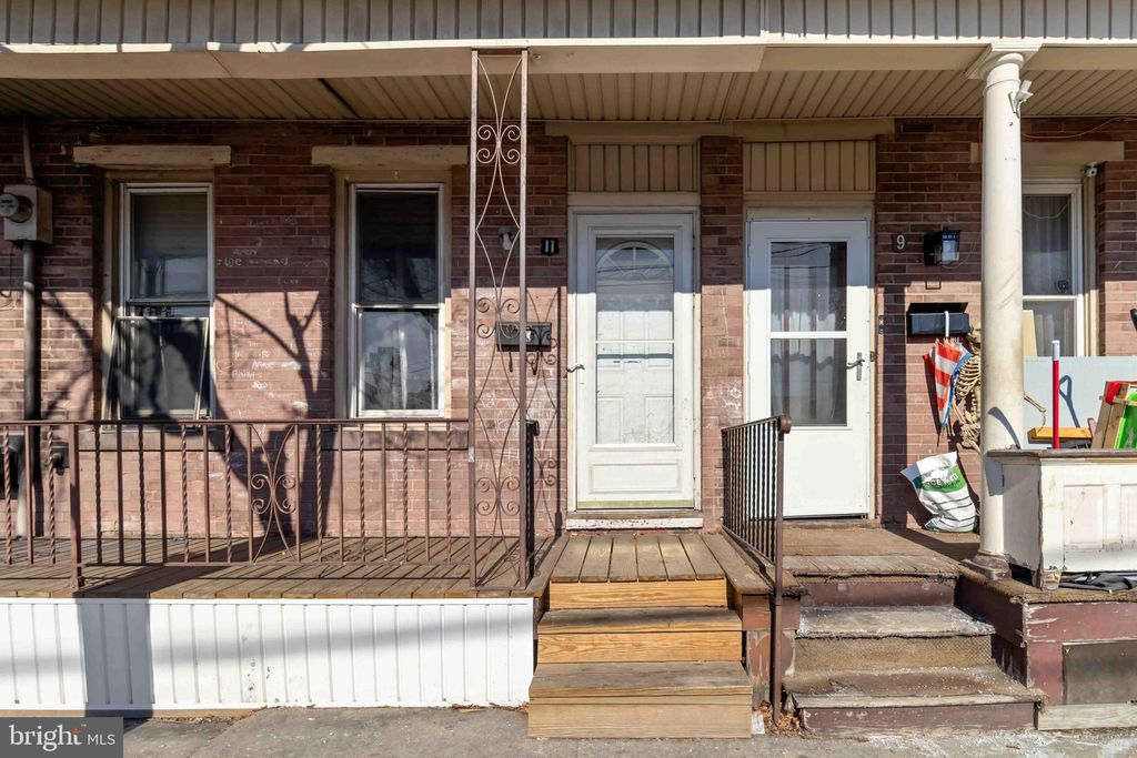 Photo of 11 W Commerce Street, SHAMOKIN, PA 17872 (MLS # PANU2003016)