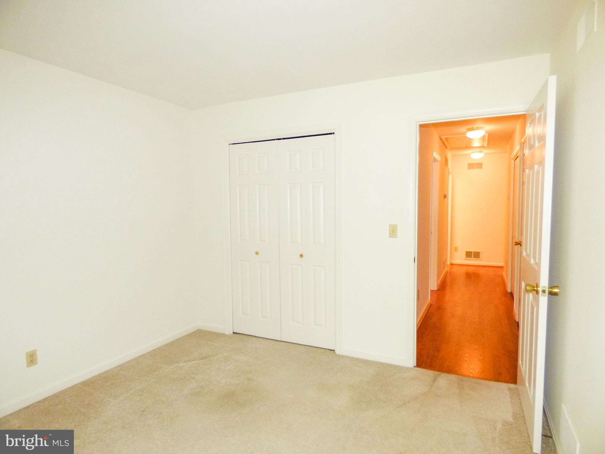 LONGSTOWN VILLAGE - Residential