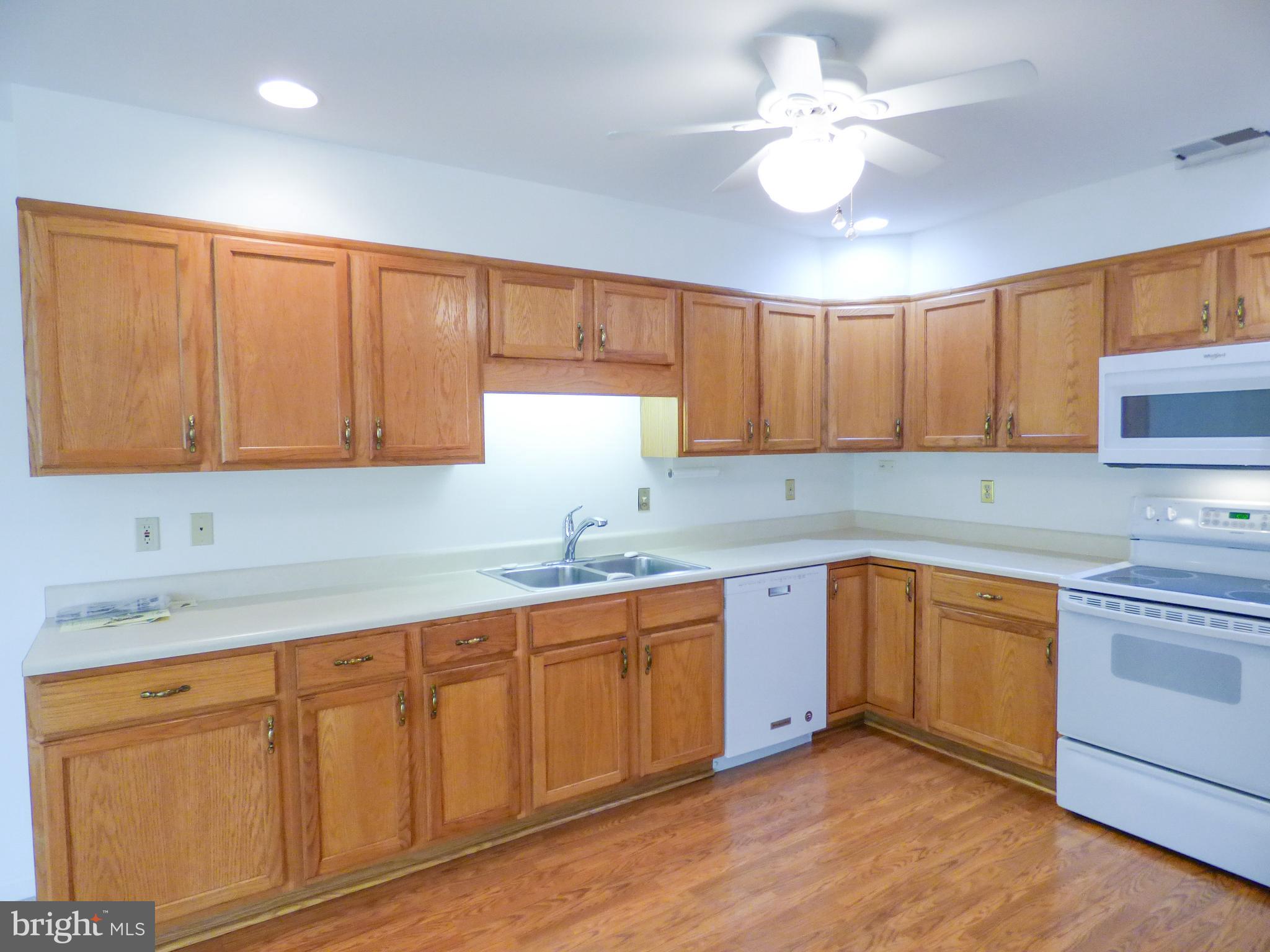 LONGSTOWN VILLAGE - Residential