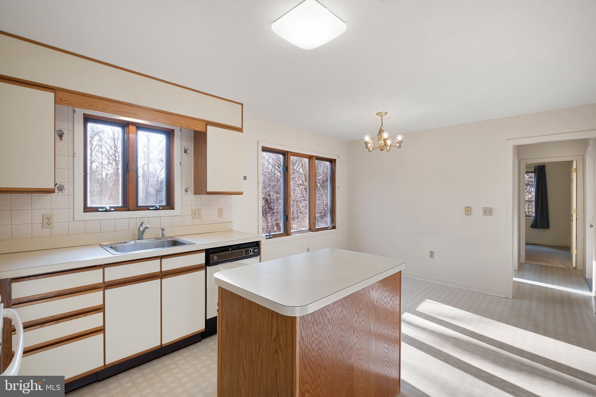 LIMESTONE HILLS - Residential