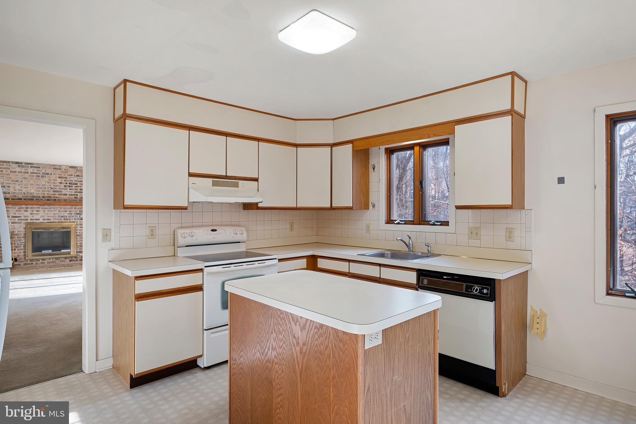 LIMESTONE HILLS - Residential