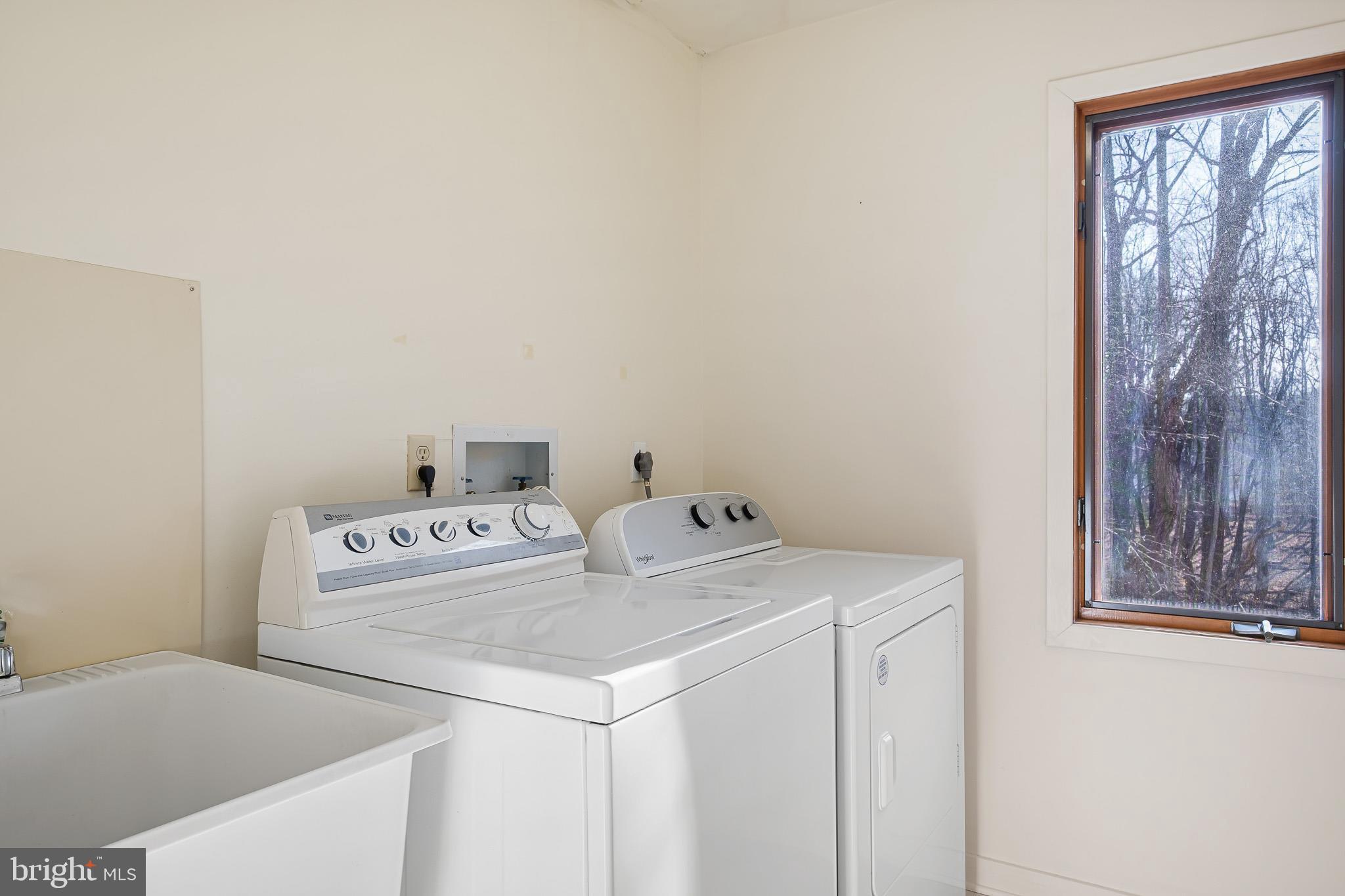 LIMESTONE HILLS - Residential