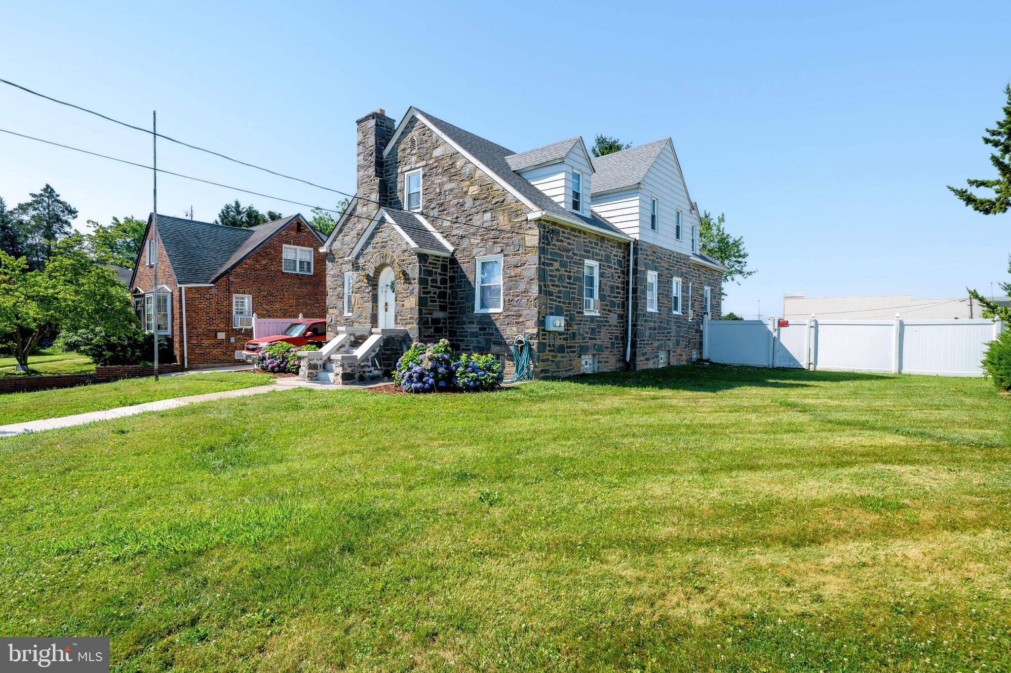2224 FAUNCE STREET 26