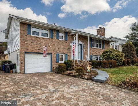 21 HEARTHSTONE DRIVE READING PA 19606