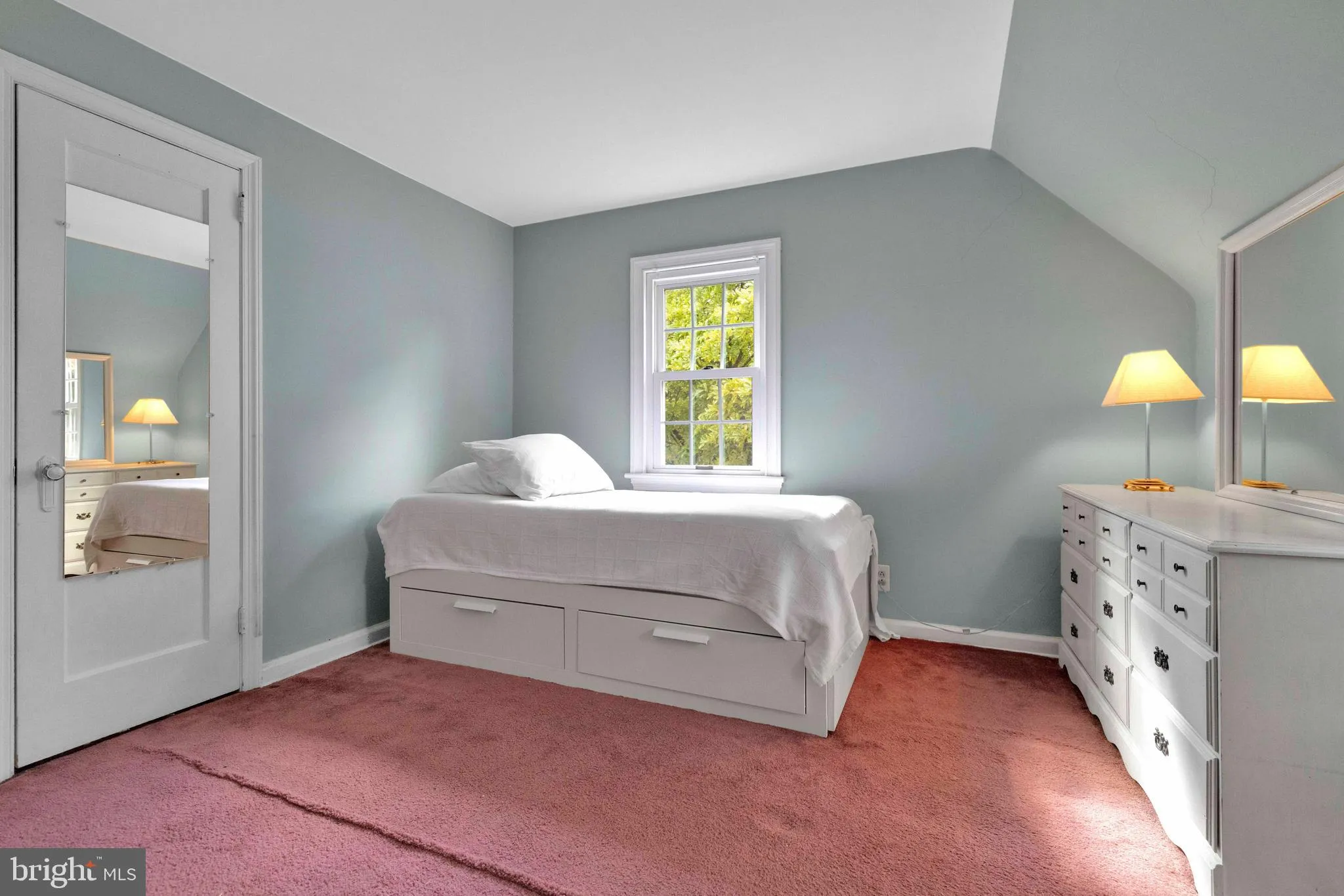 Hatboro, Pennsylvania 19040, United States, 3 Bedrooms Bedrooms, ,2 BathroomsBathrooms,Residential,Active,233665