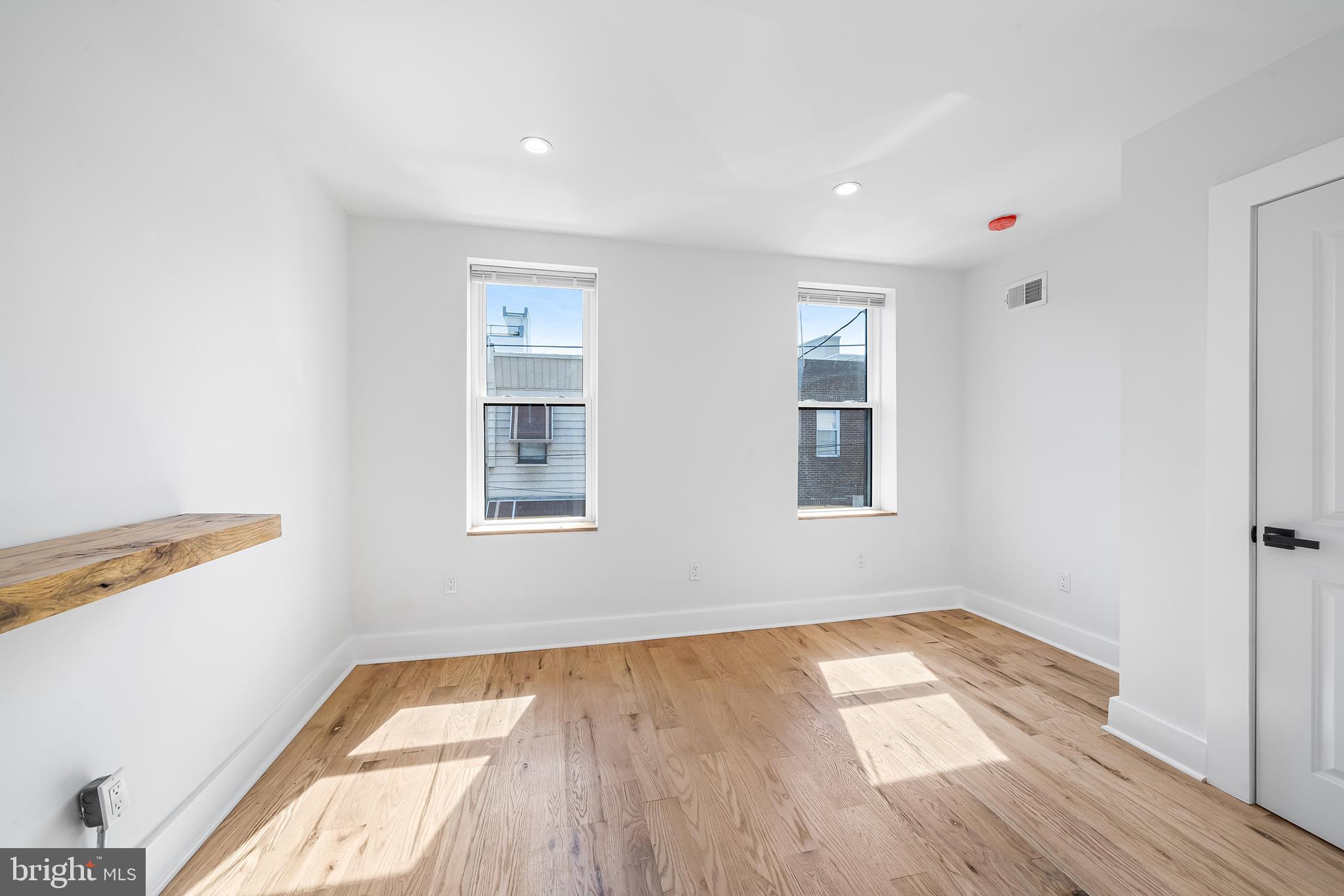 POINT BREEZE - Residential