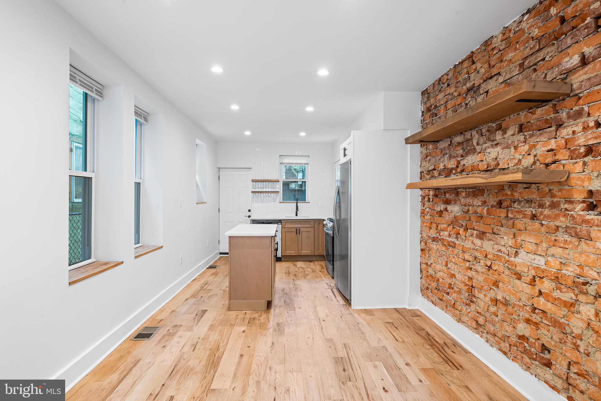 POINT BREEZE - Residential