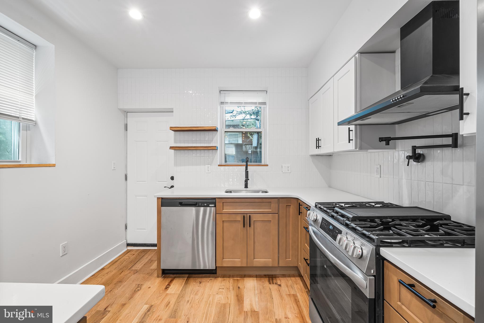 POINT BREEZE - Residential