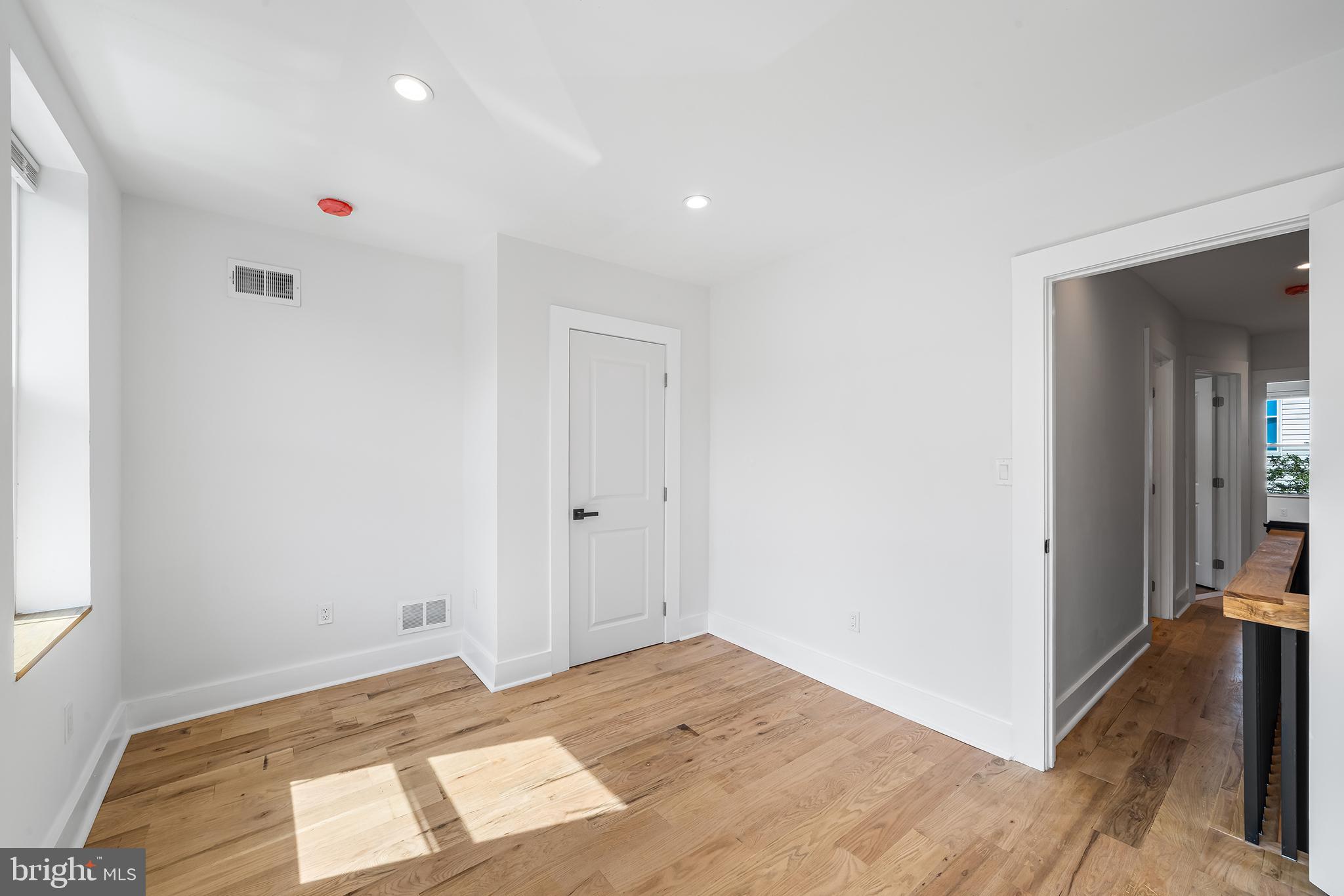 POINT BREEZE - Residential