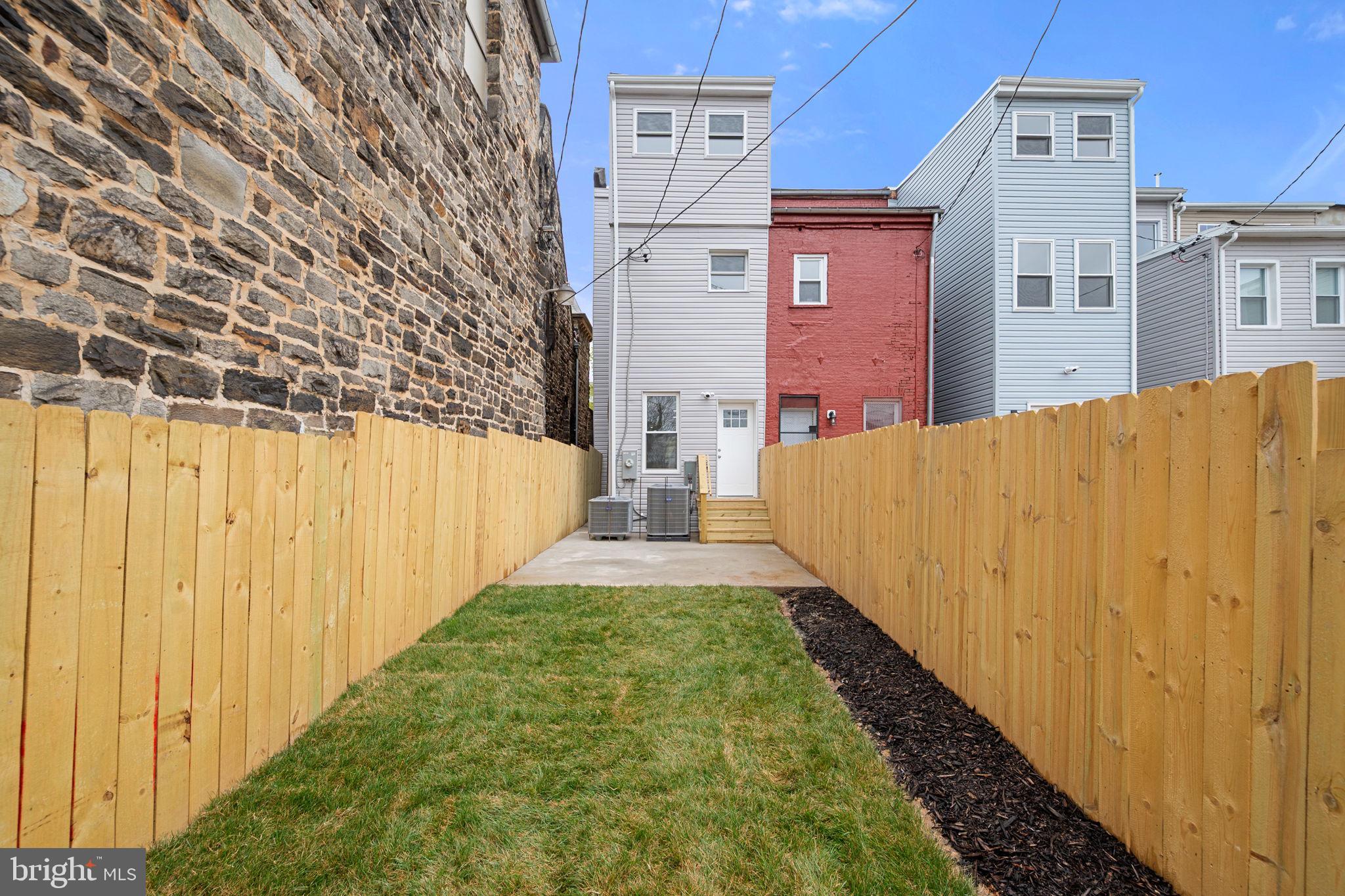 SANDTOWN-WINCHESTER - Residential